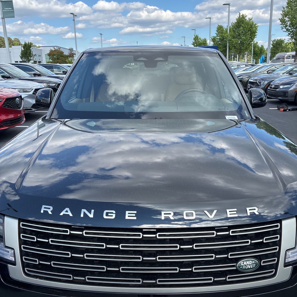 2025 Land Rover Range Rover P400 SE LWB