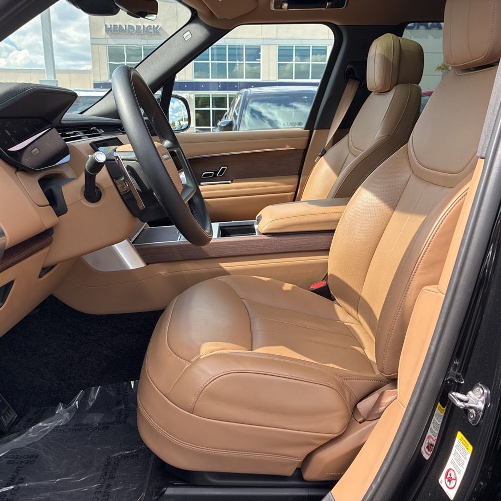 2025 Land Rover Range Rover P400 SE LWB