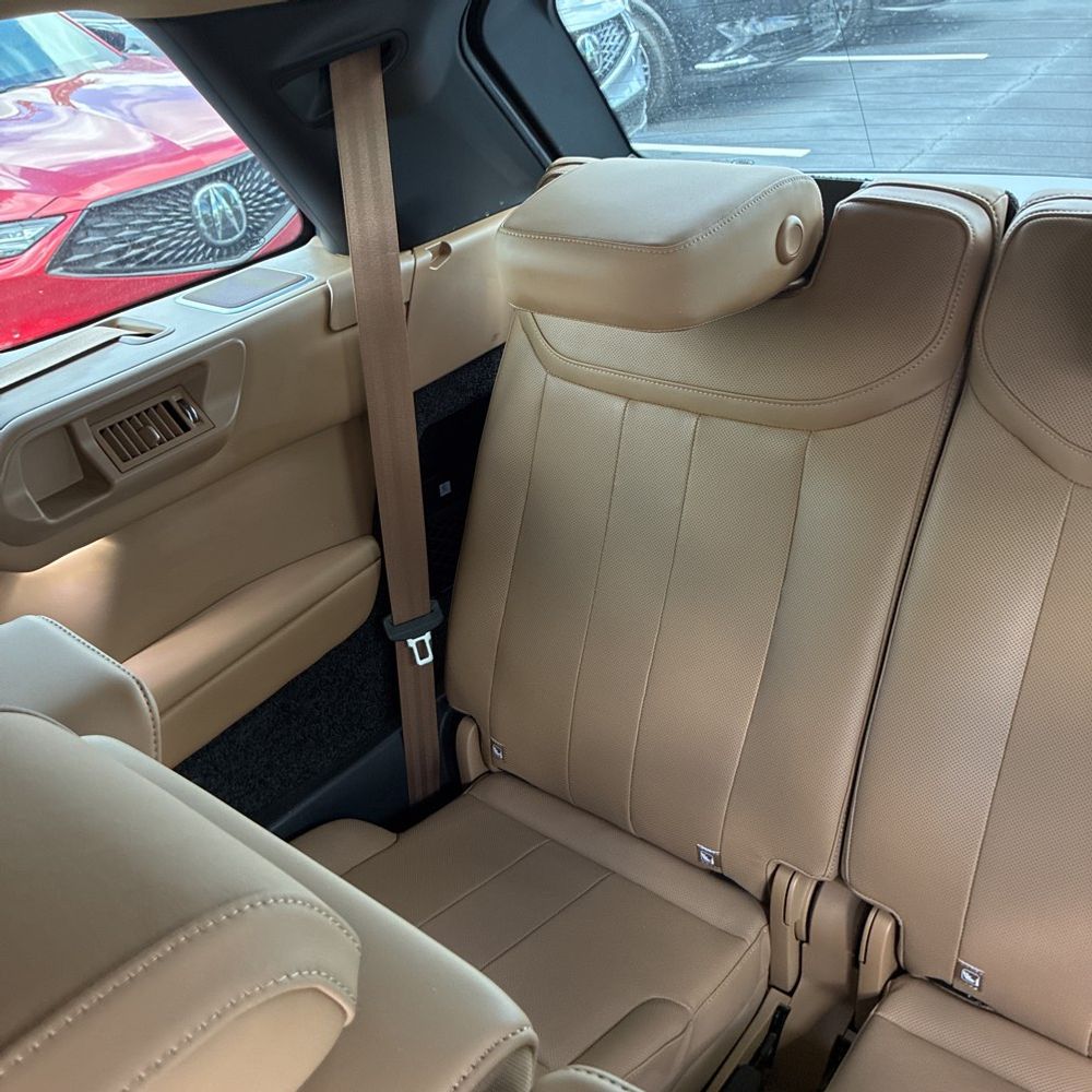 2025 Land Rover Range Rover P400 SE LWB