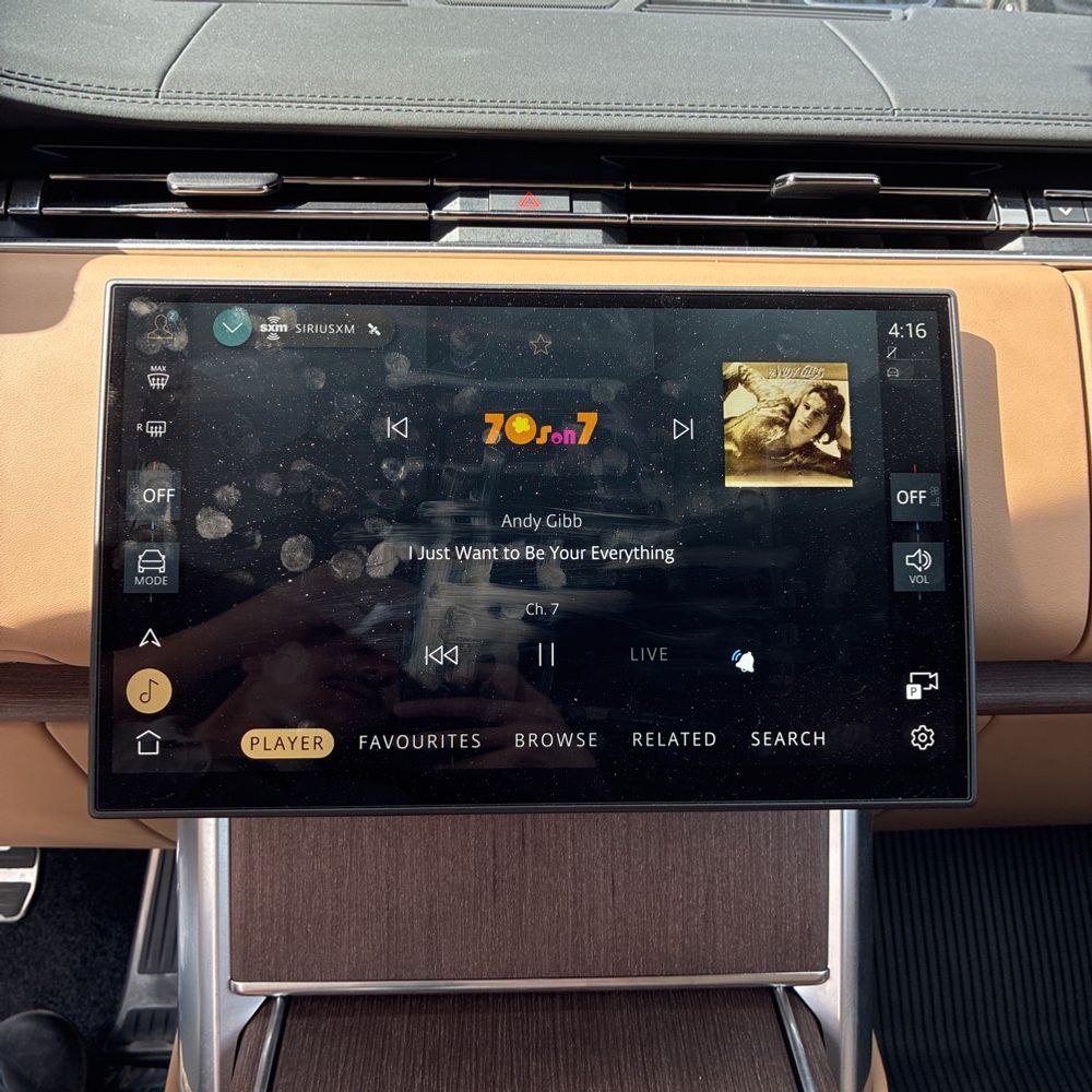 2025 Land Rover Range Rover P400 SE LWB