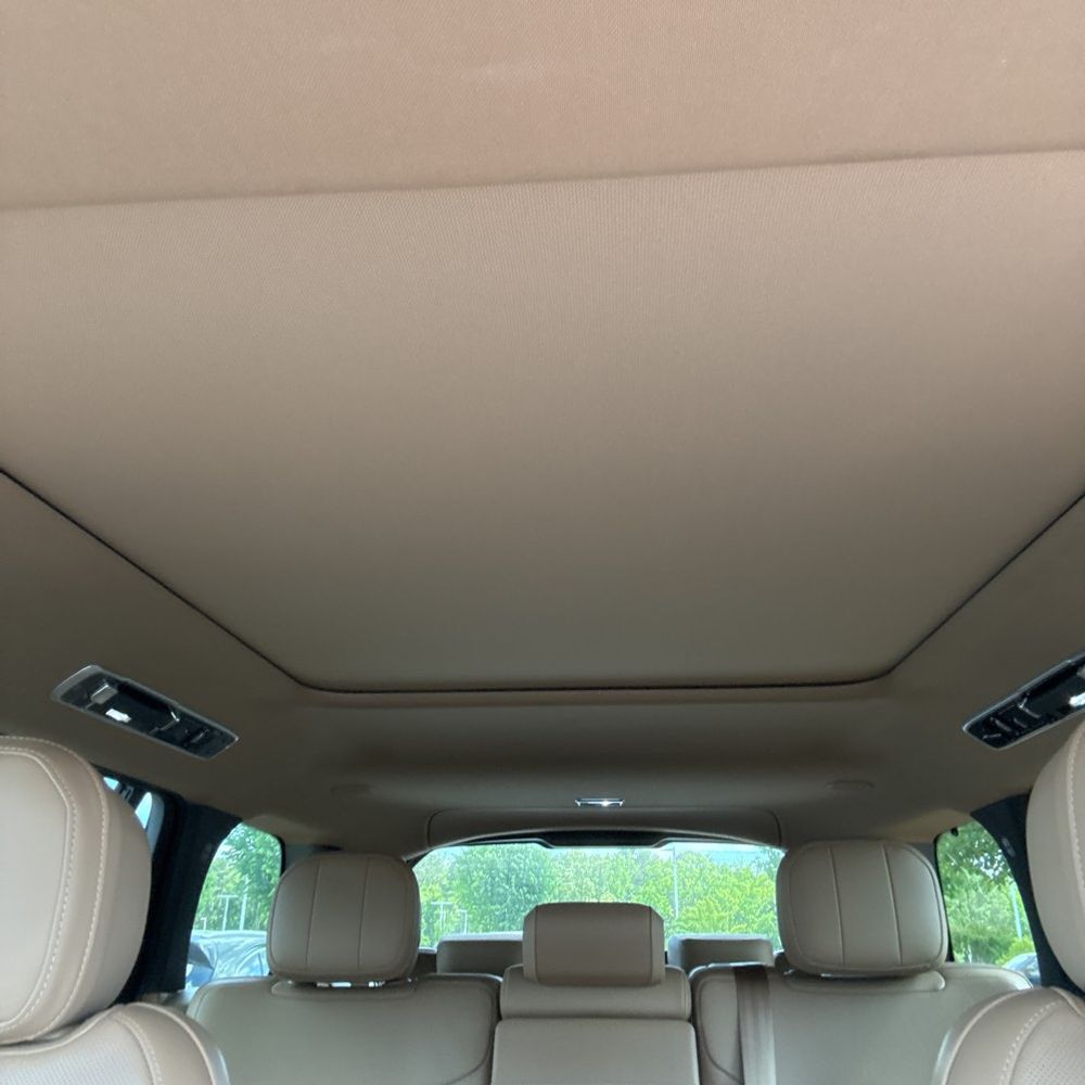 2025 Land Rover Range Rover P400 SE LWB