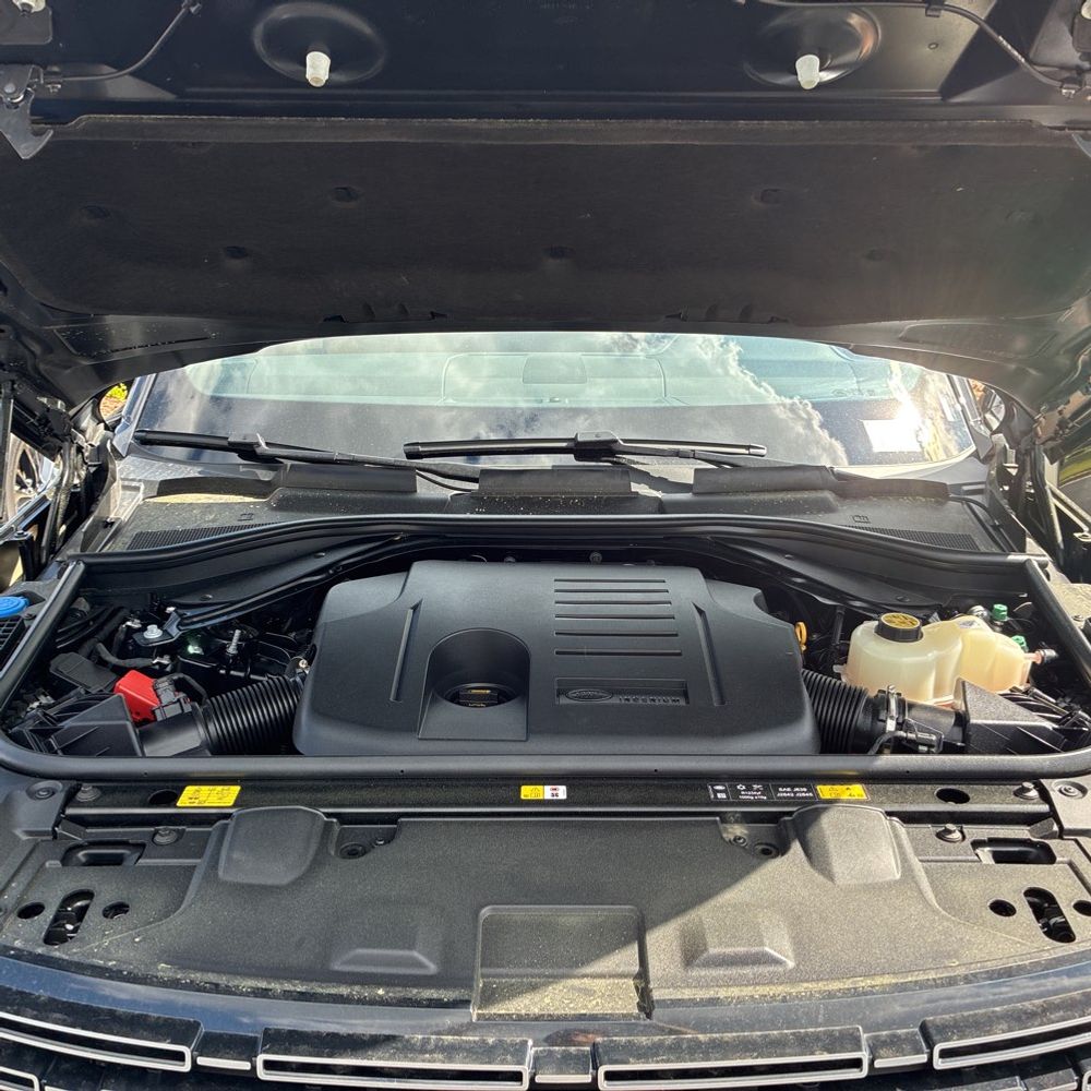 2025 Land Rover Range Rover P400 SE LWB