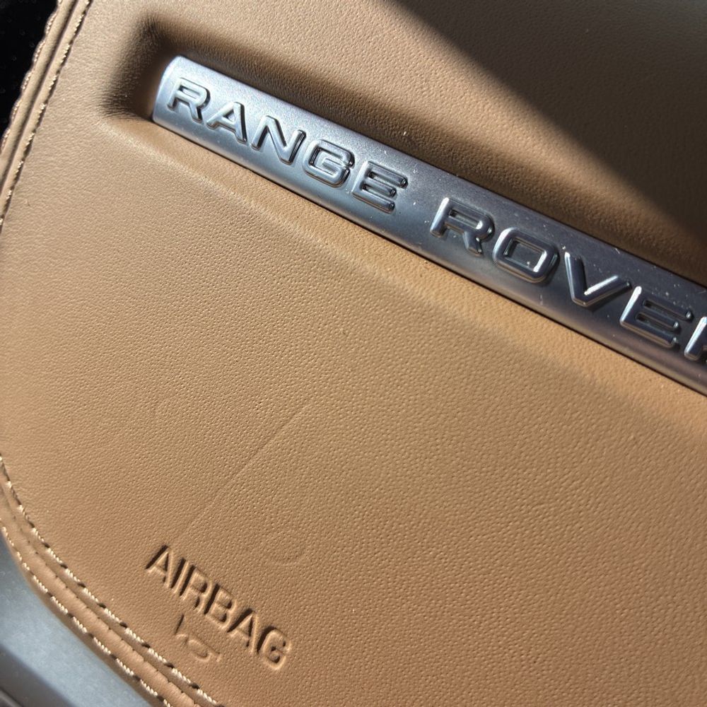 2025 Land Rover Range Rover P400 SE LWB