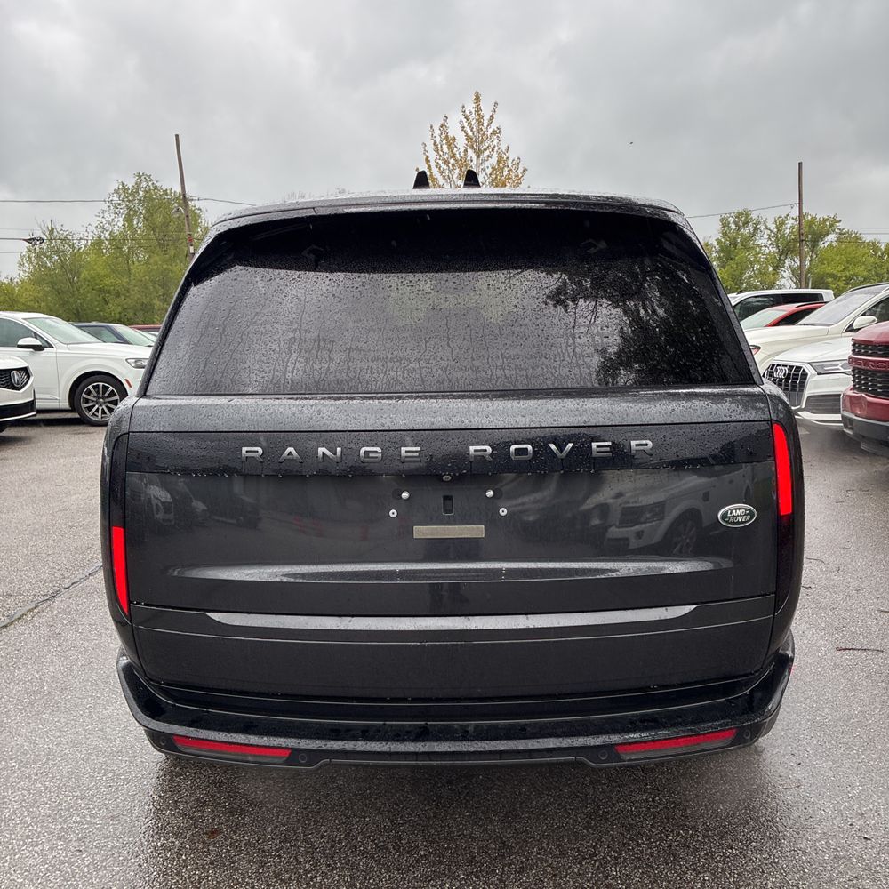 2023 Land Rover Range Rover P400 SE LWB