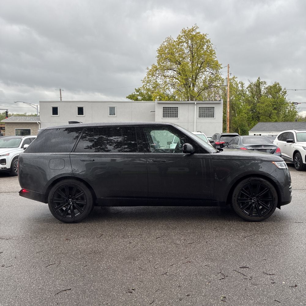 2023 Land Rover Range Rover P400 SE LWB