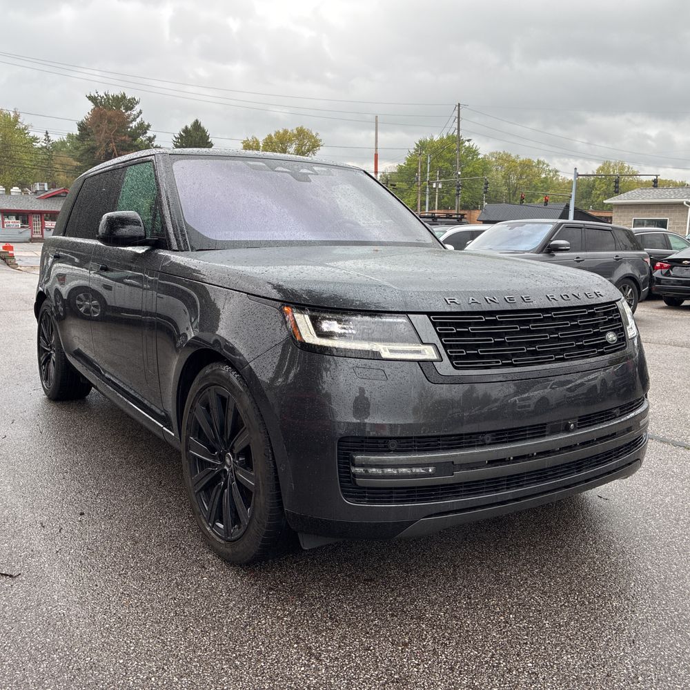 2023 Land Rover Range Rover P400 SE LWB