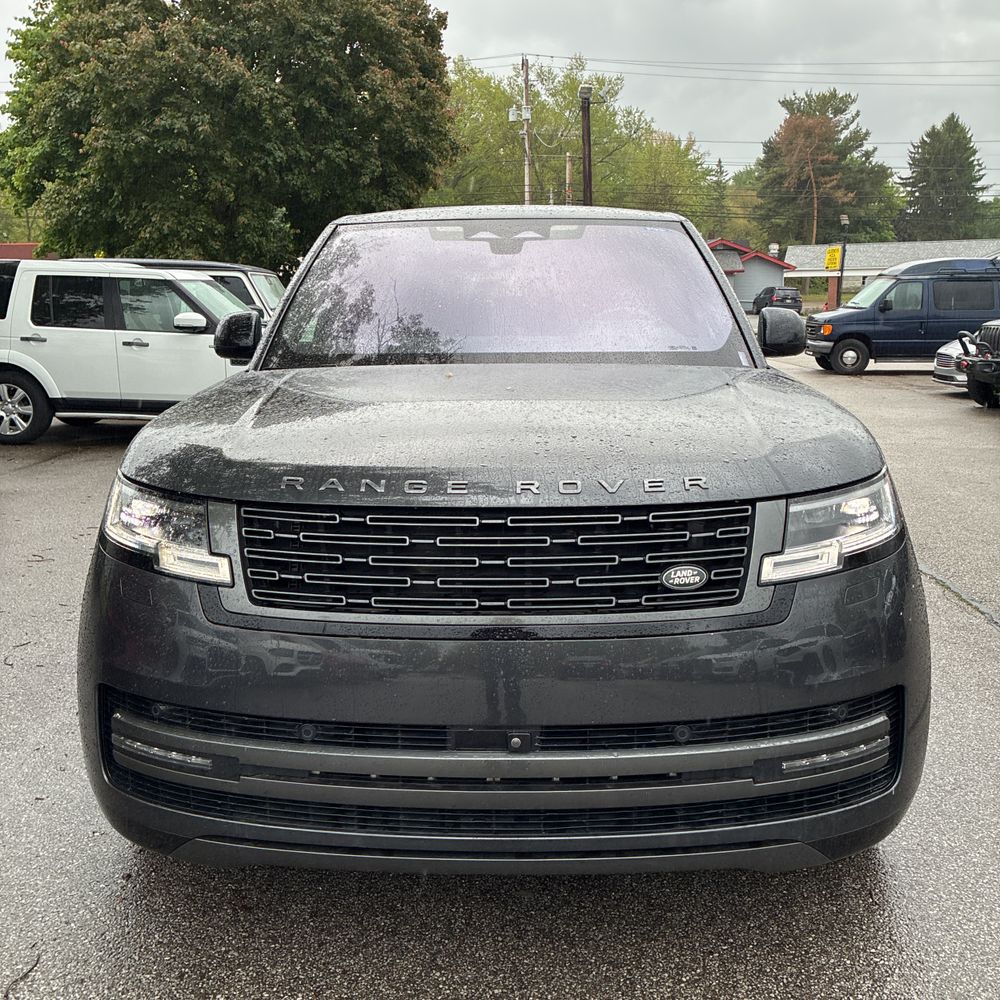 2023 Land Rover Range Rover P400 SE LWB
