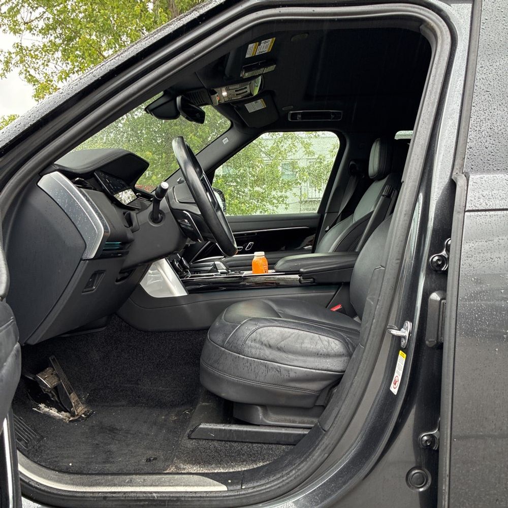 2023 Land Rover Range Rover P400 SE LWB
