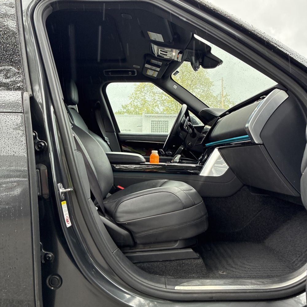 2023 Land Rover Range Rover P400 SE LWB