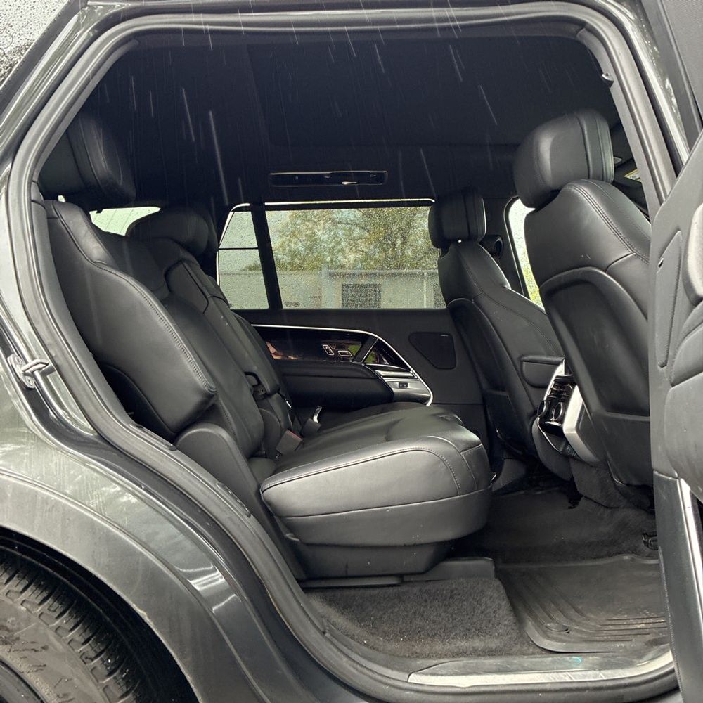 2023 Land Rover Range Rover P400 SE LWB