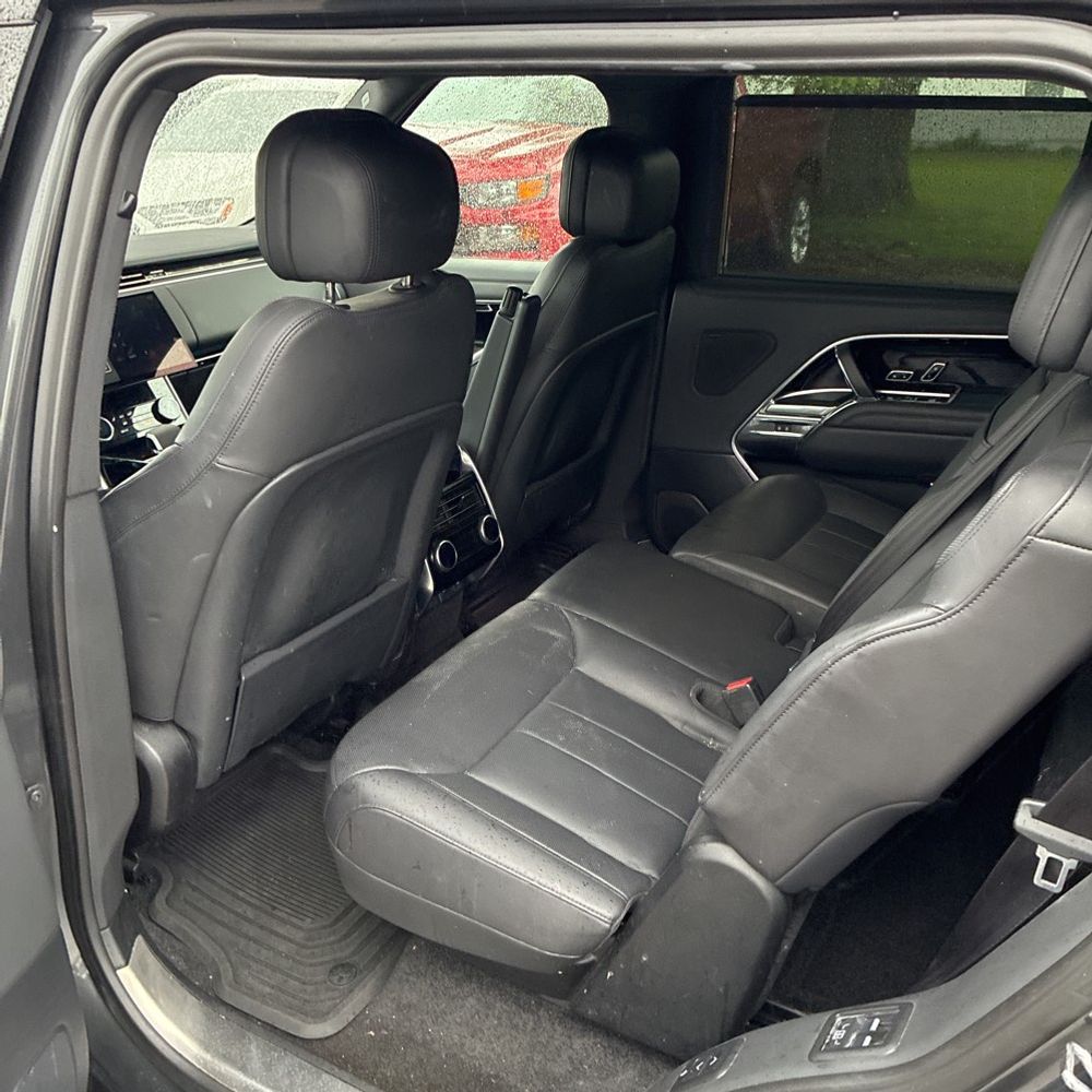 2023 Land Rover Range Rover P400 SE LWB