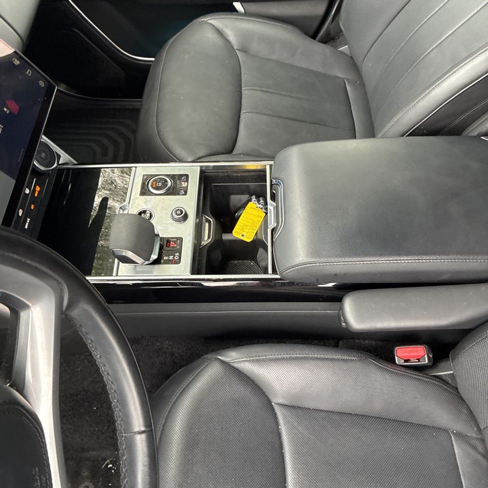 2023 Land Rover Range Rover P400 SE LWB