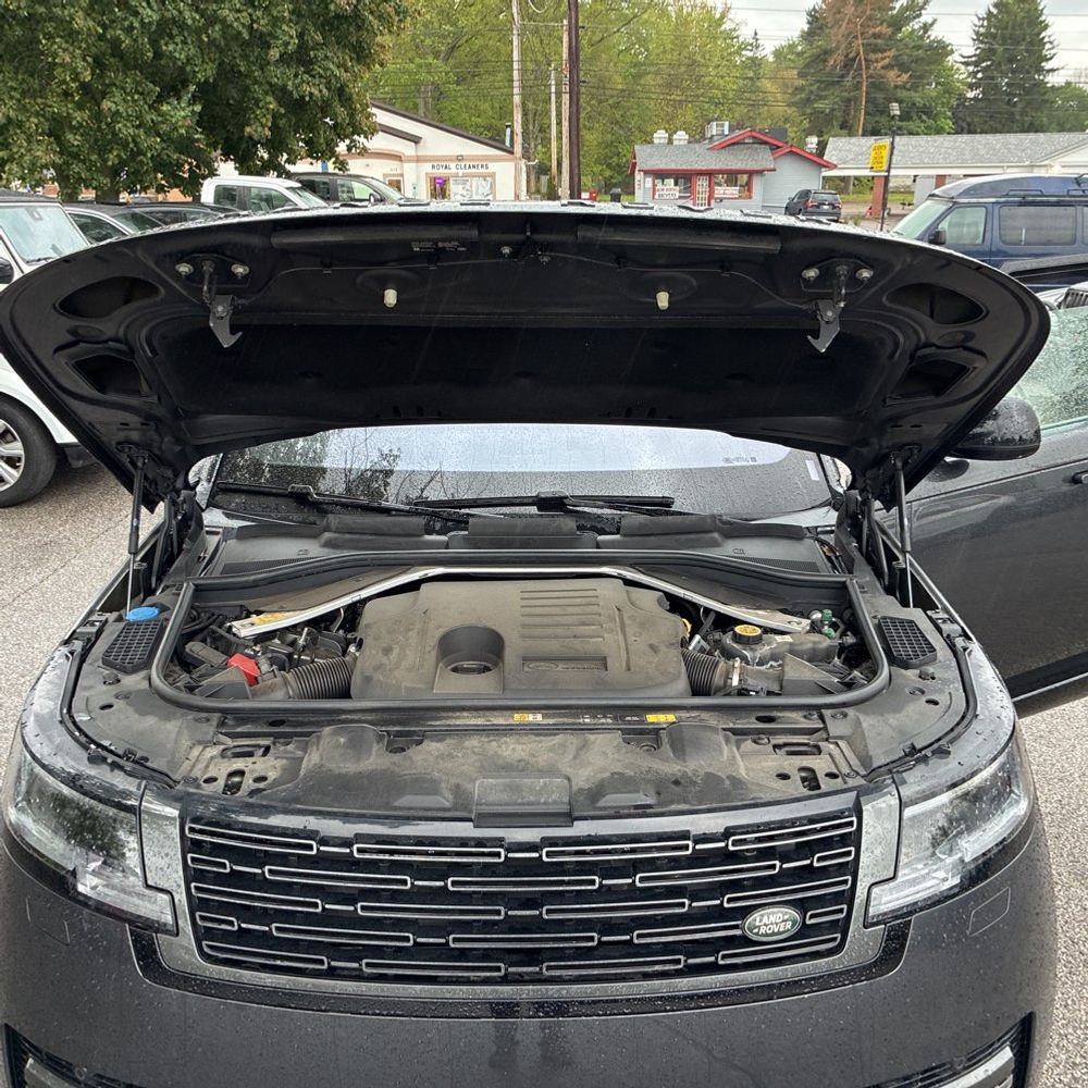 2023 Land Rover Range Rover P400 SE LWB