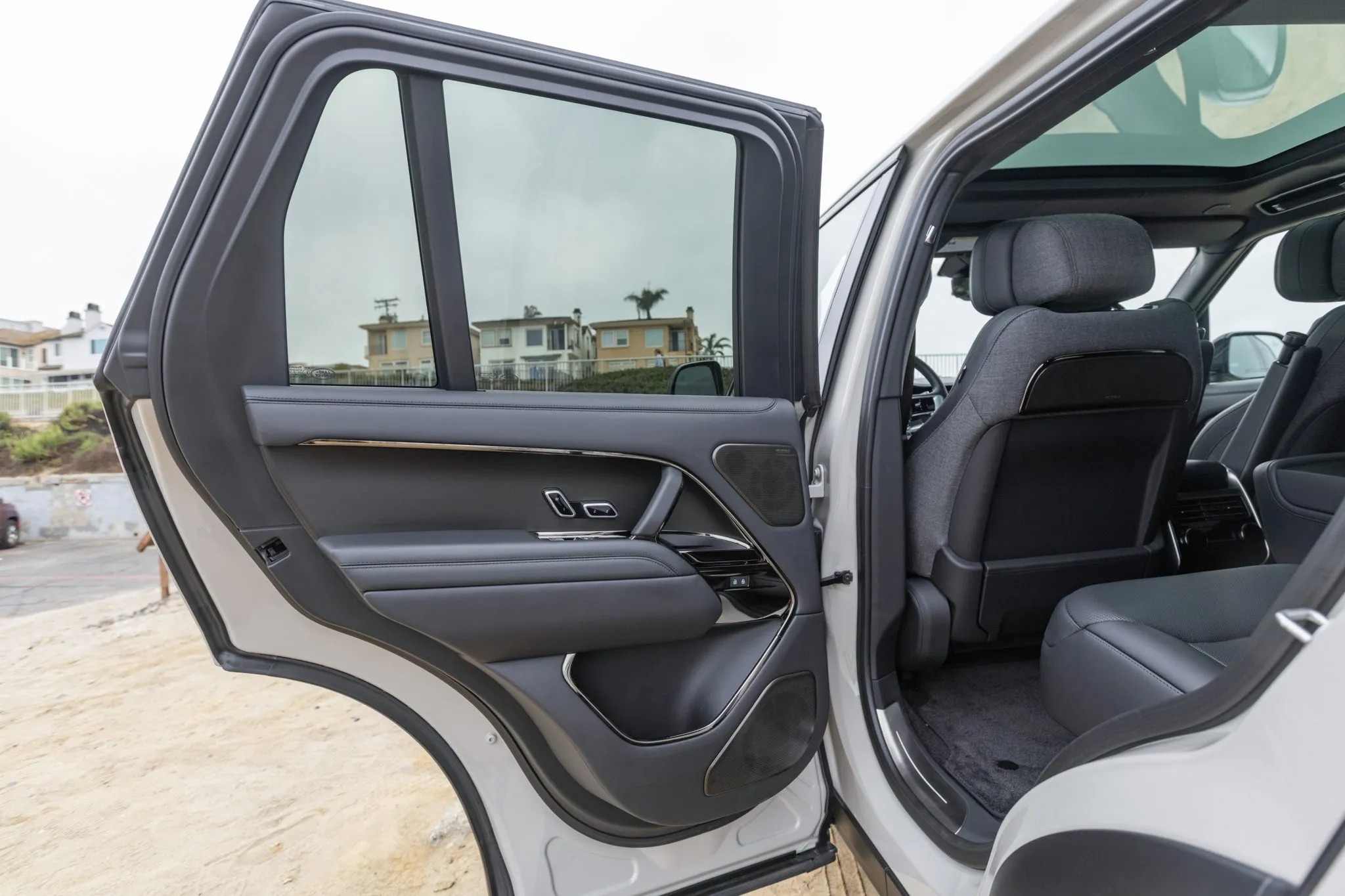 2023 Land Rover Range Rover SV