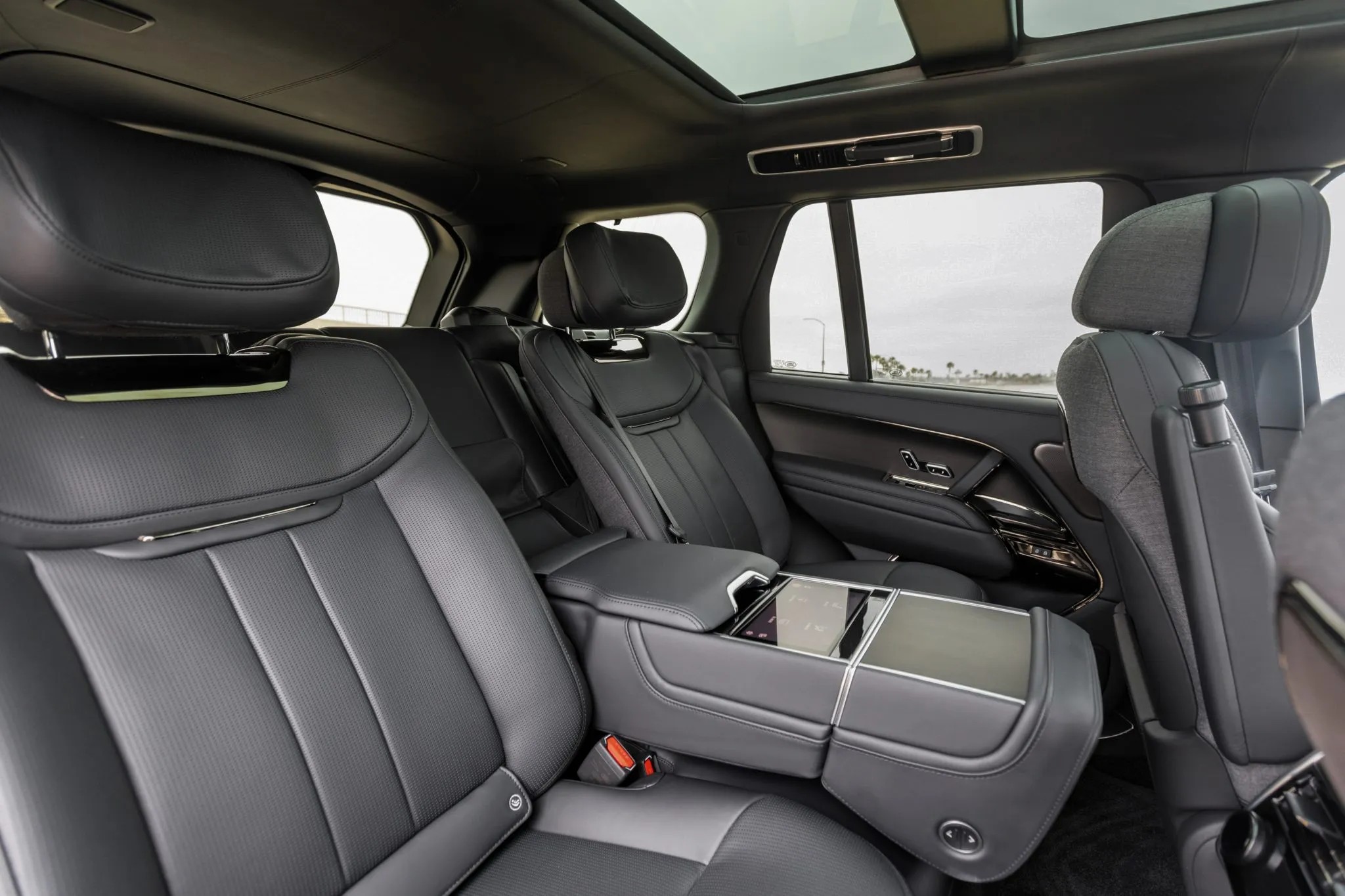 2023 Land Rover Range Rover SV