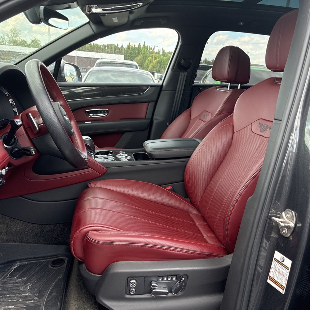 2022 Bentley Bentayga V8