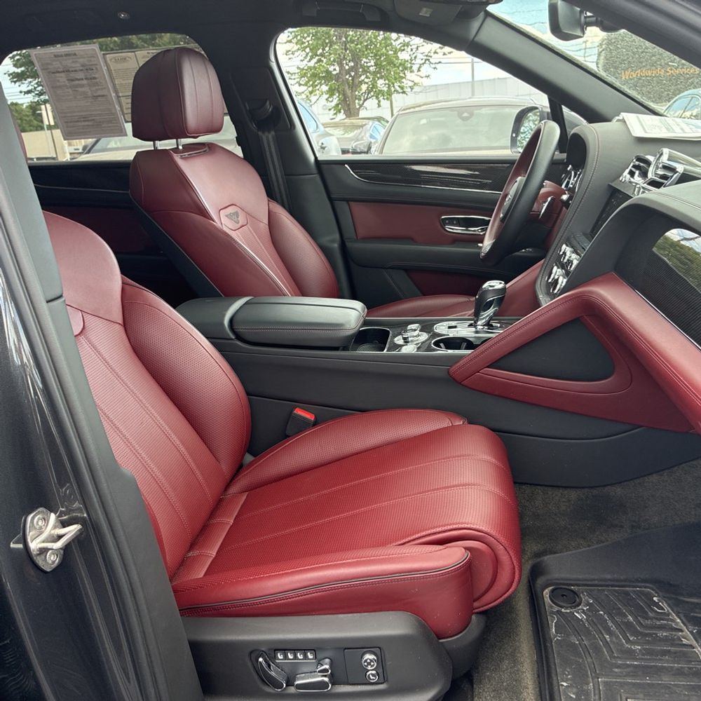 2022 Bentley Bentayga V8