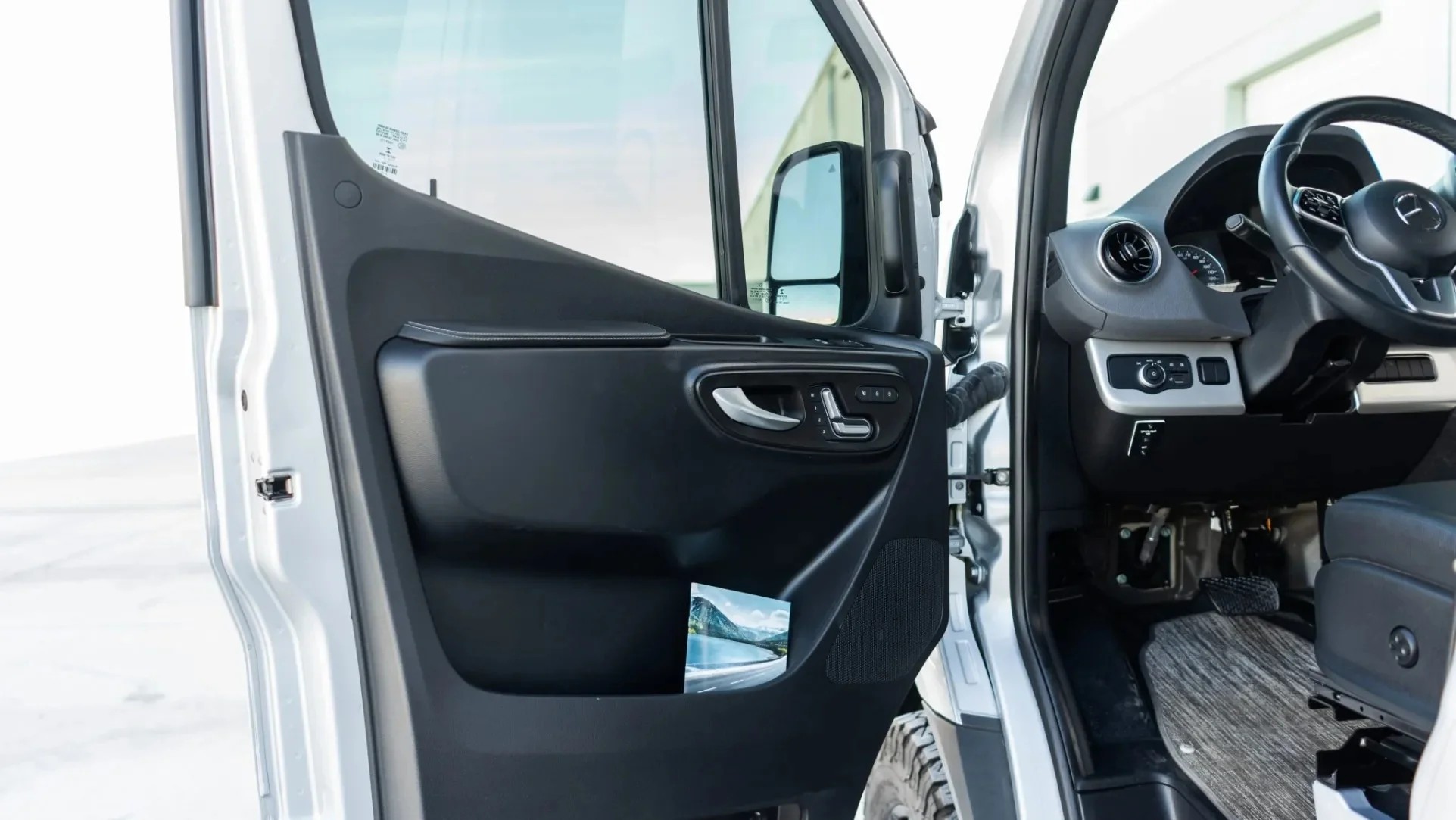 2022 Thor Motor Coach Sanctuary