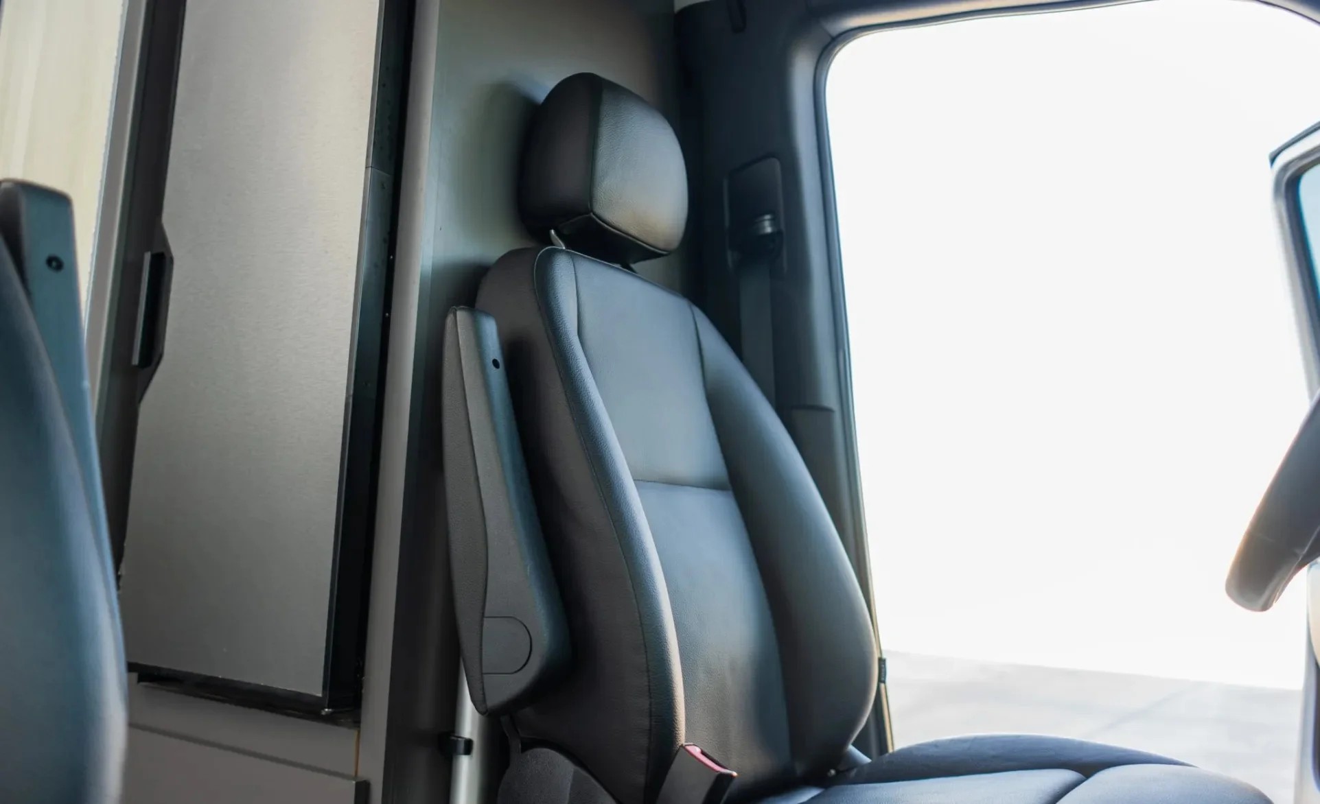2022 Thor Motor Coach Sanctuary