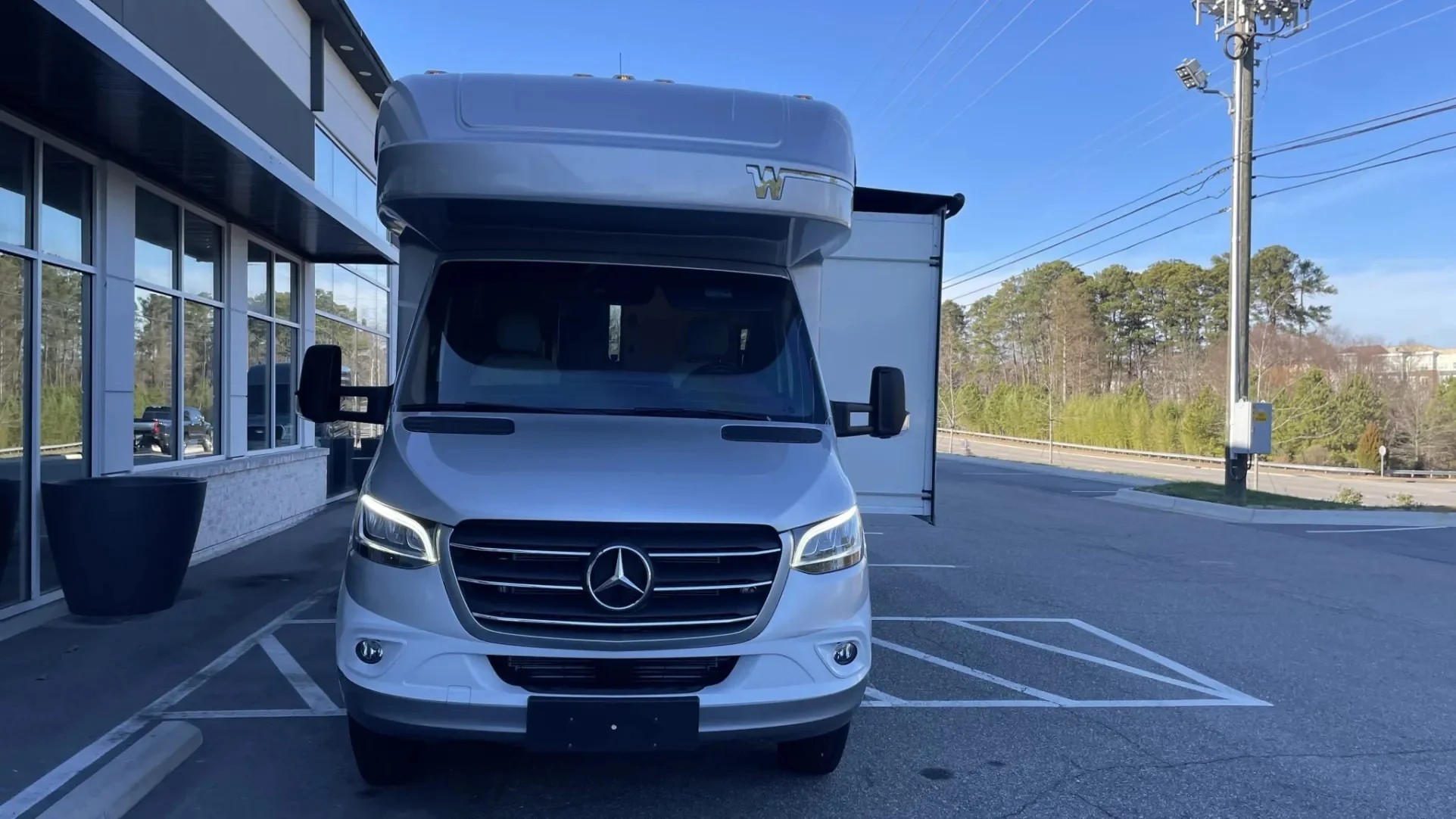 2023 Winnebago Navion