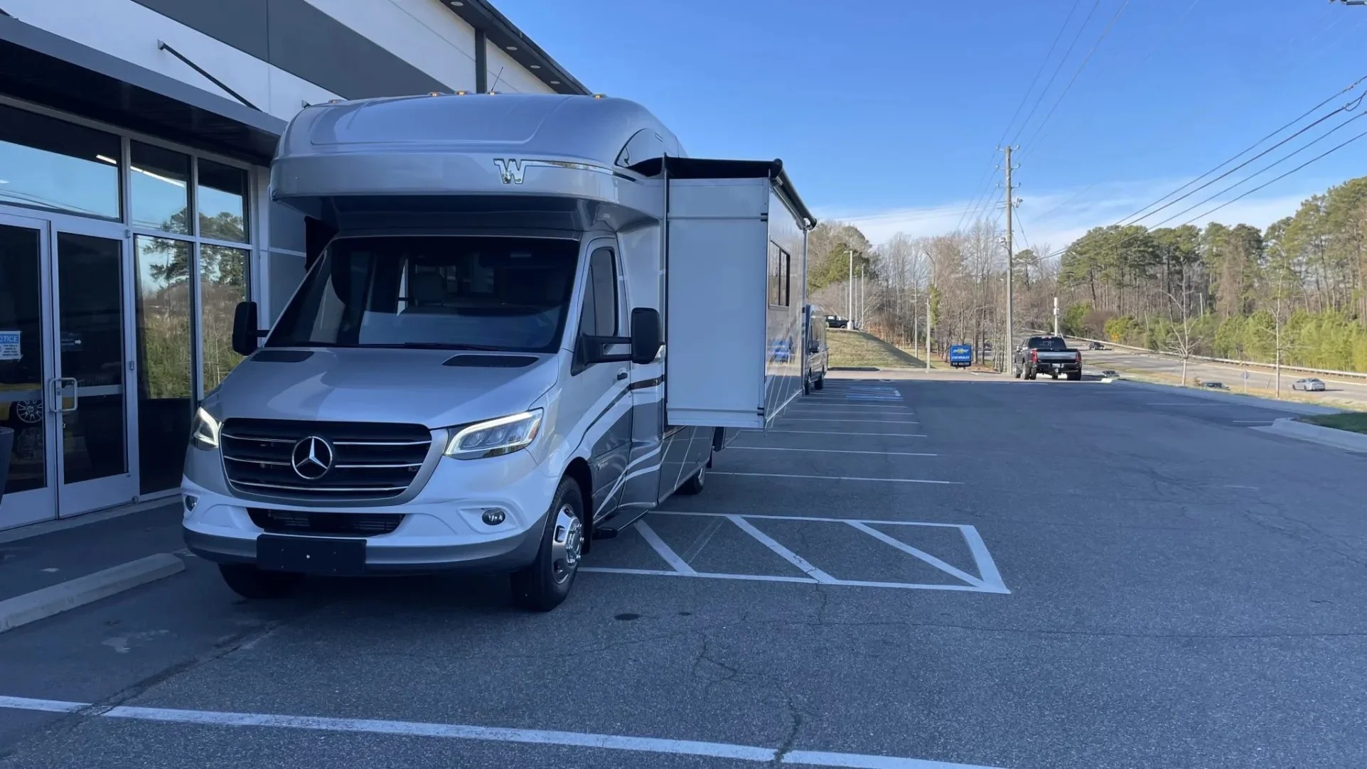 2023 Winnebago Navion