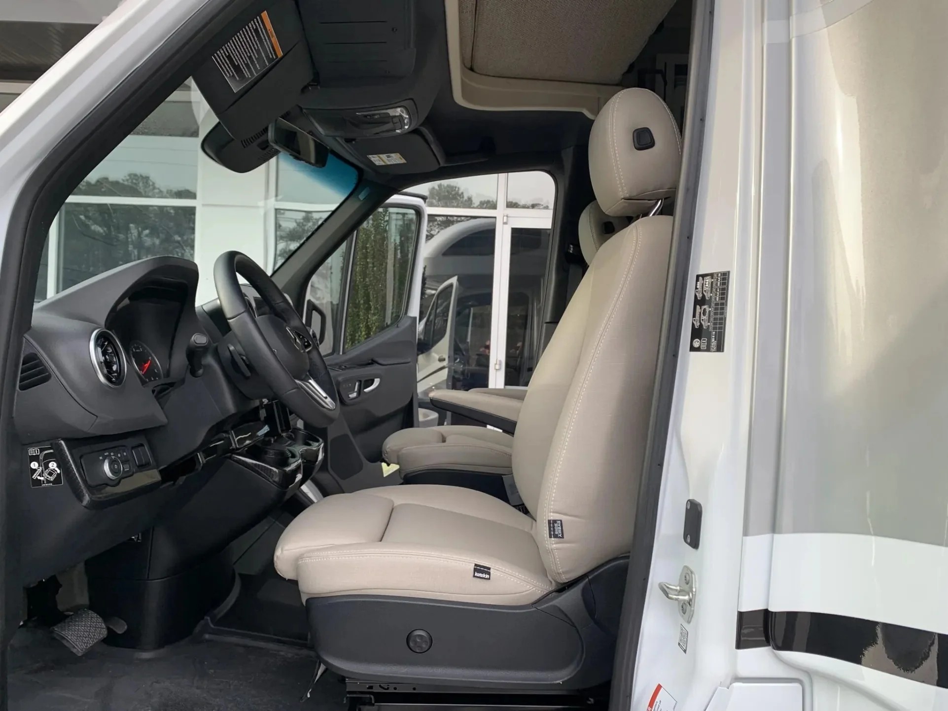 2023 Winnebago Navion