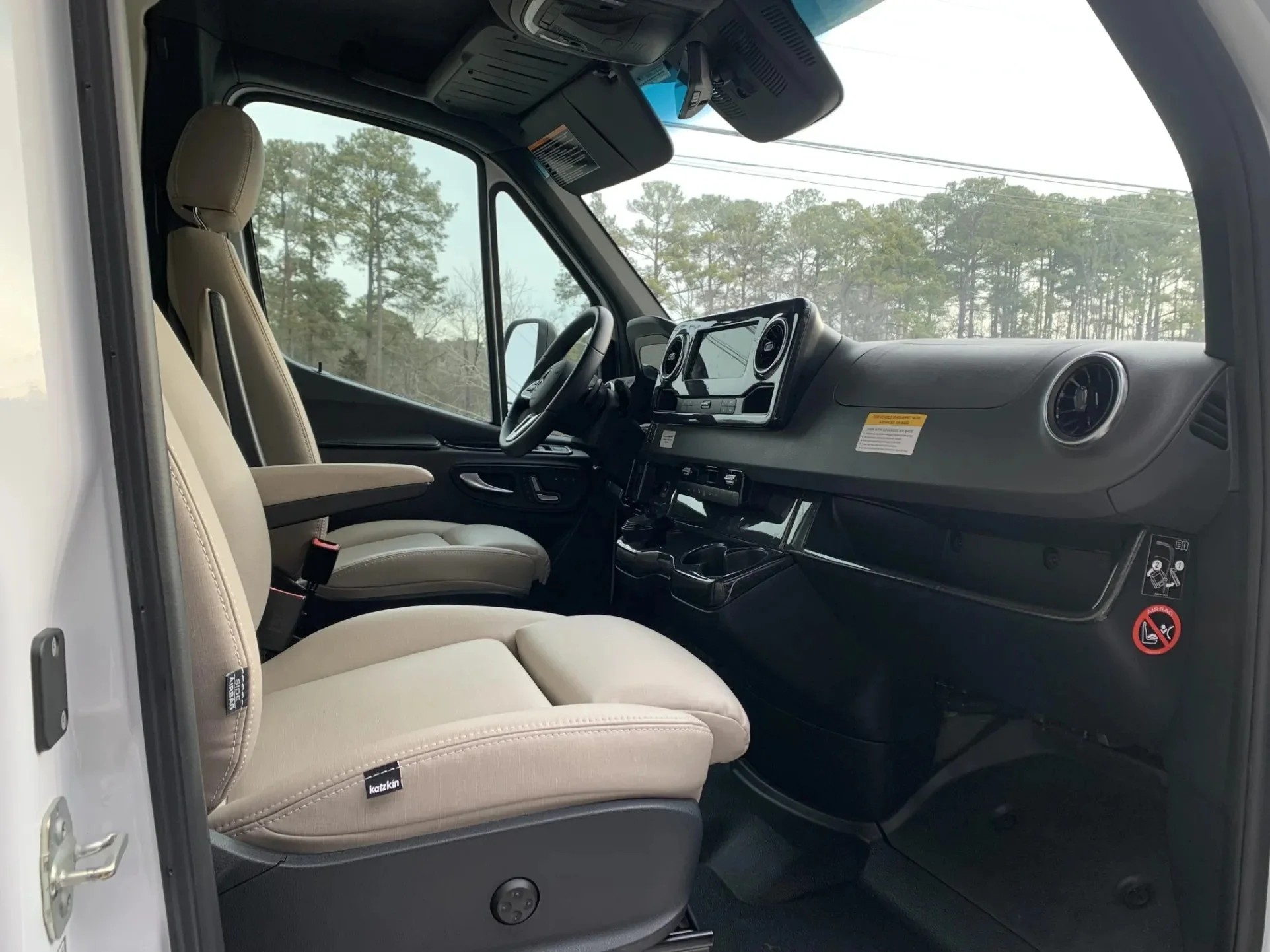 2023 Winnebago Navion