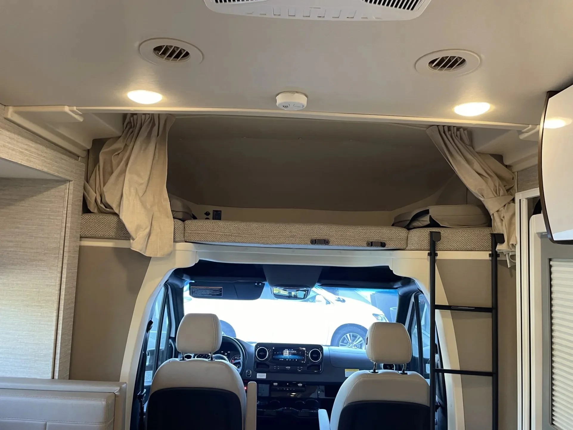 2023 Winnebago Navion