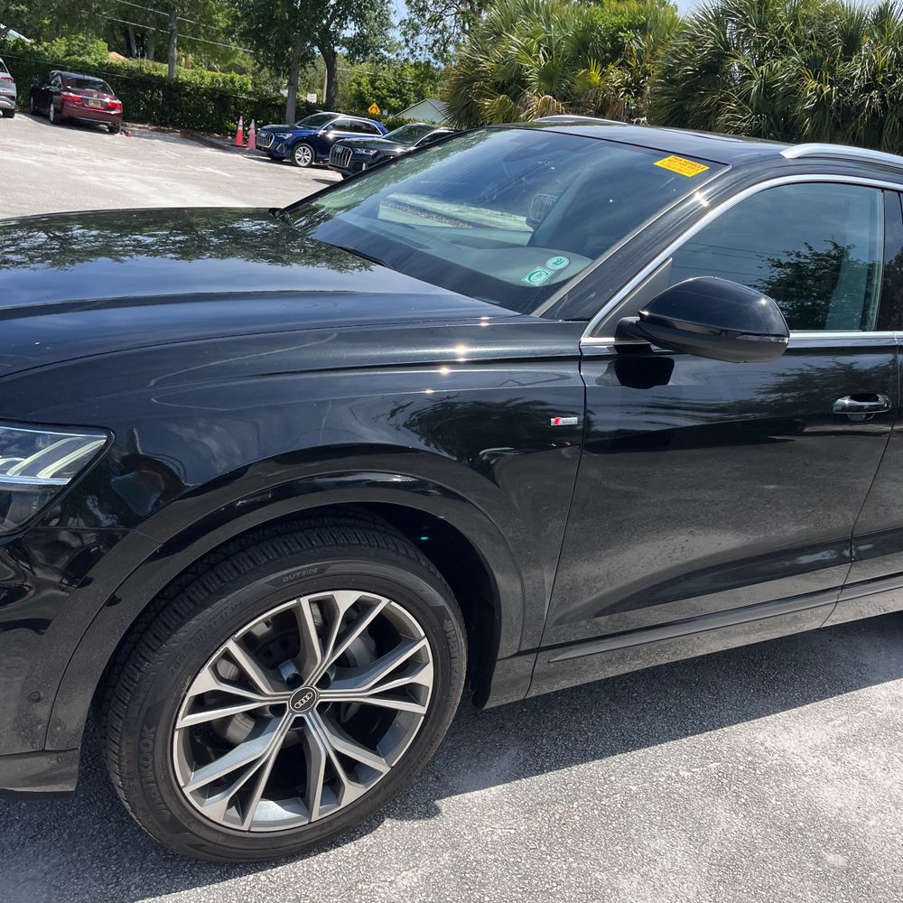 2023 Audi Q8 Premium Plus
