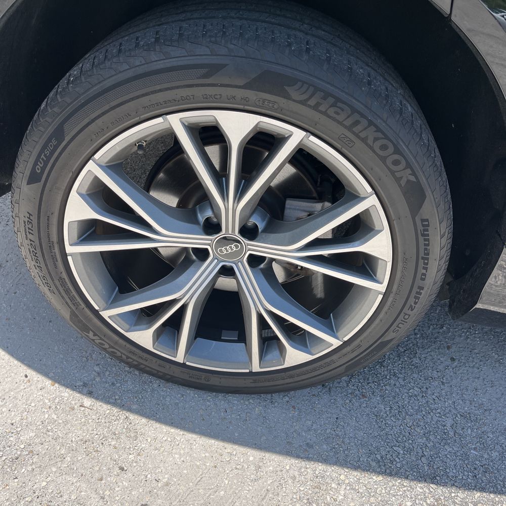 2023 Audi Q8 Premium Plus