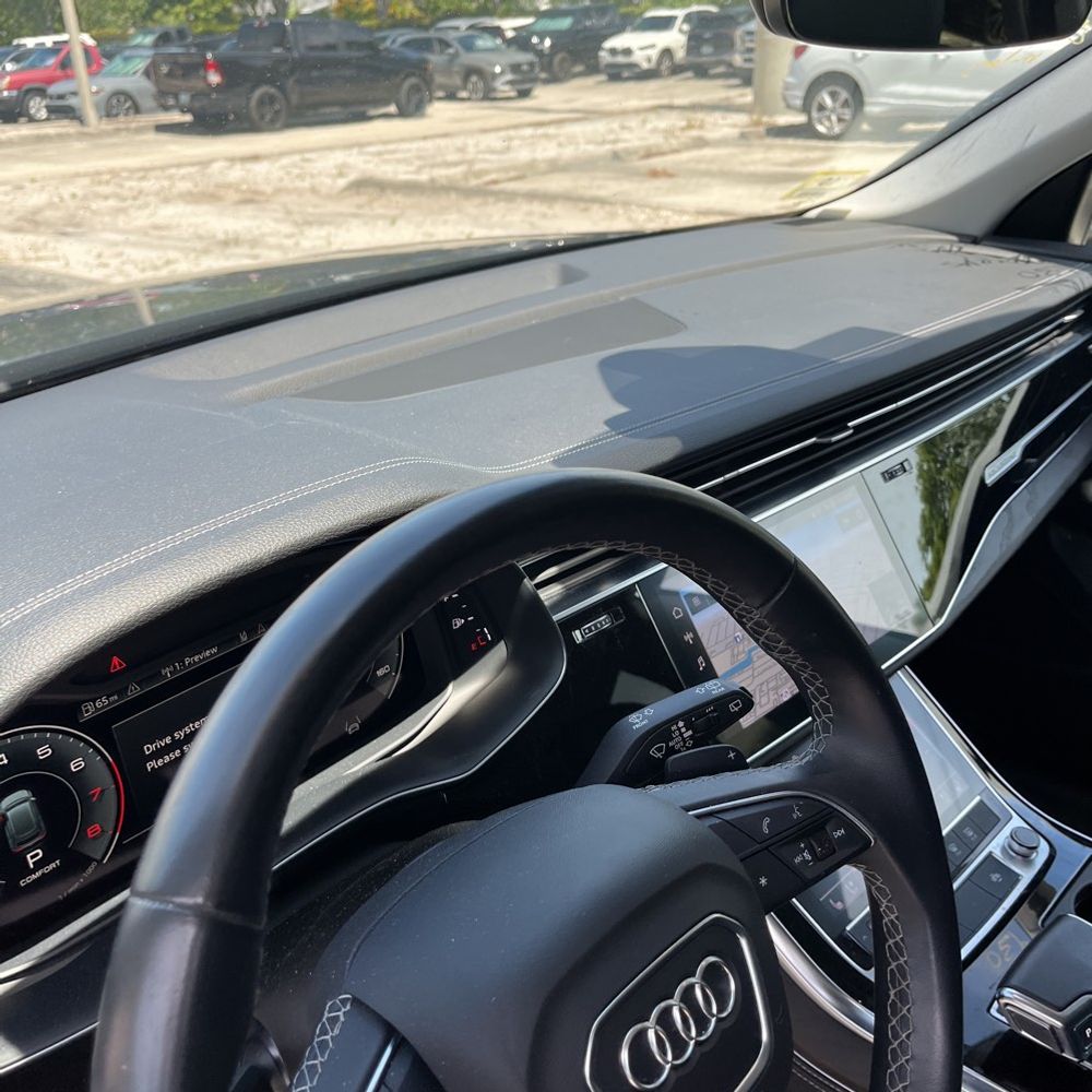 2023 Audi Q8 Premium Plus