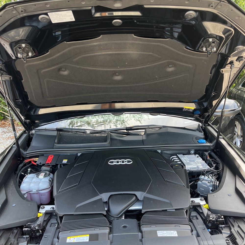 2023 Audi Q8 Premium Plus