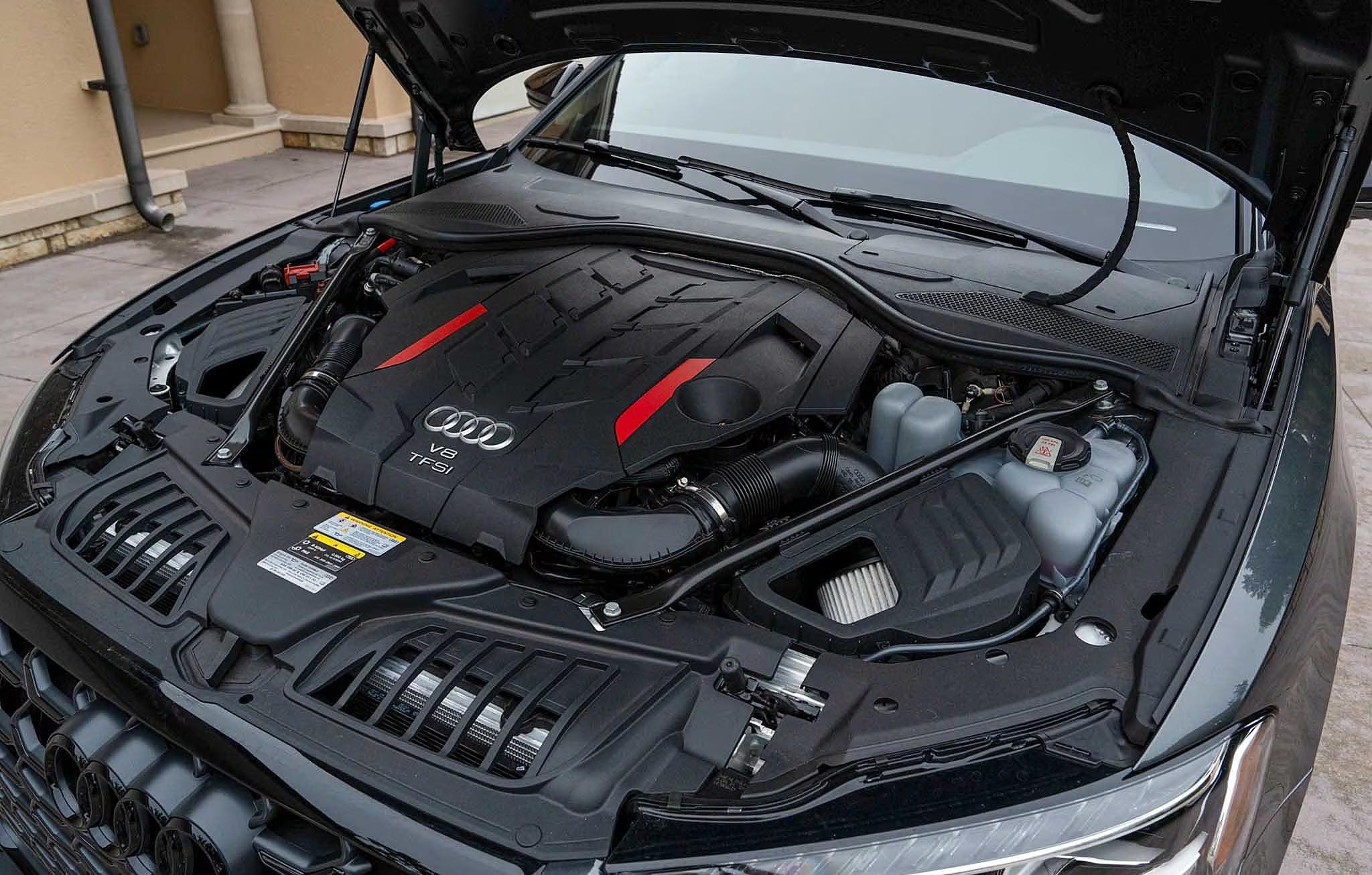 2023 Audi S8