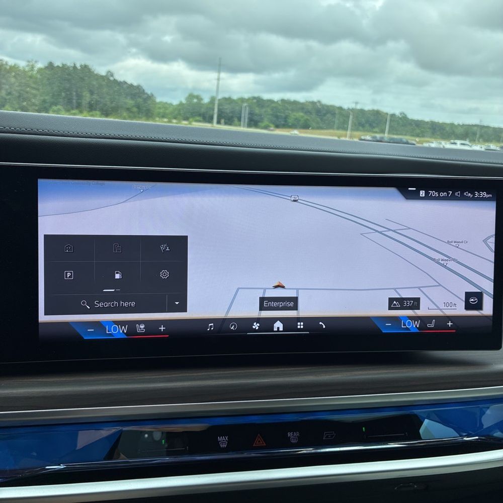 2025 BMW 740i