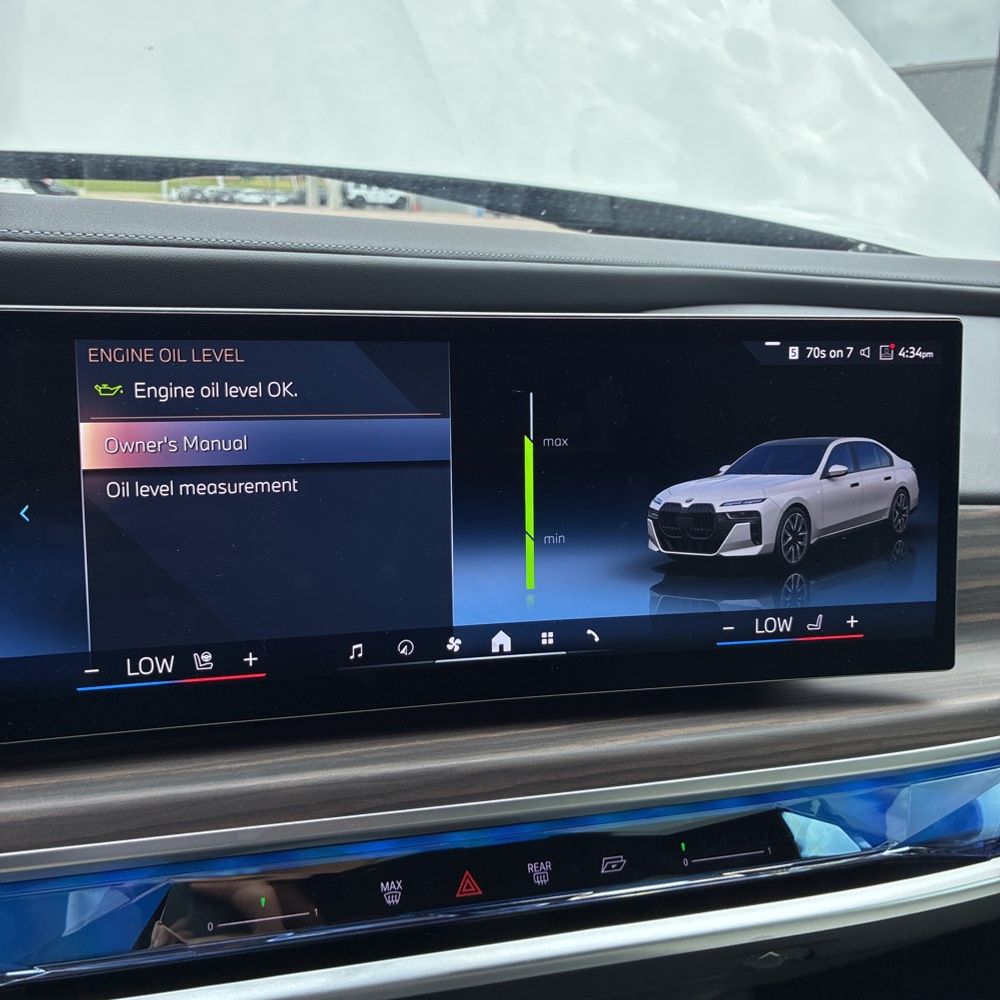 2025 BMW 740i