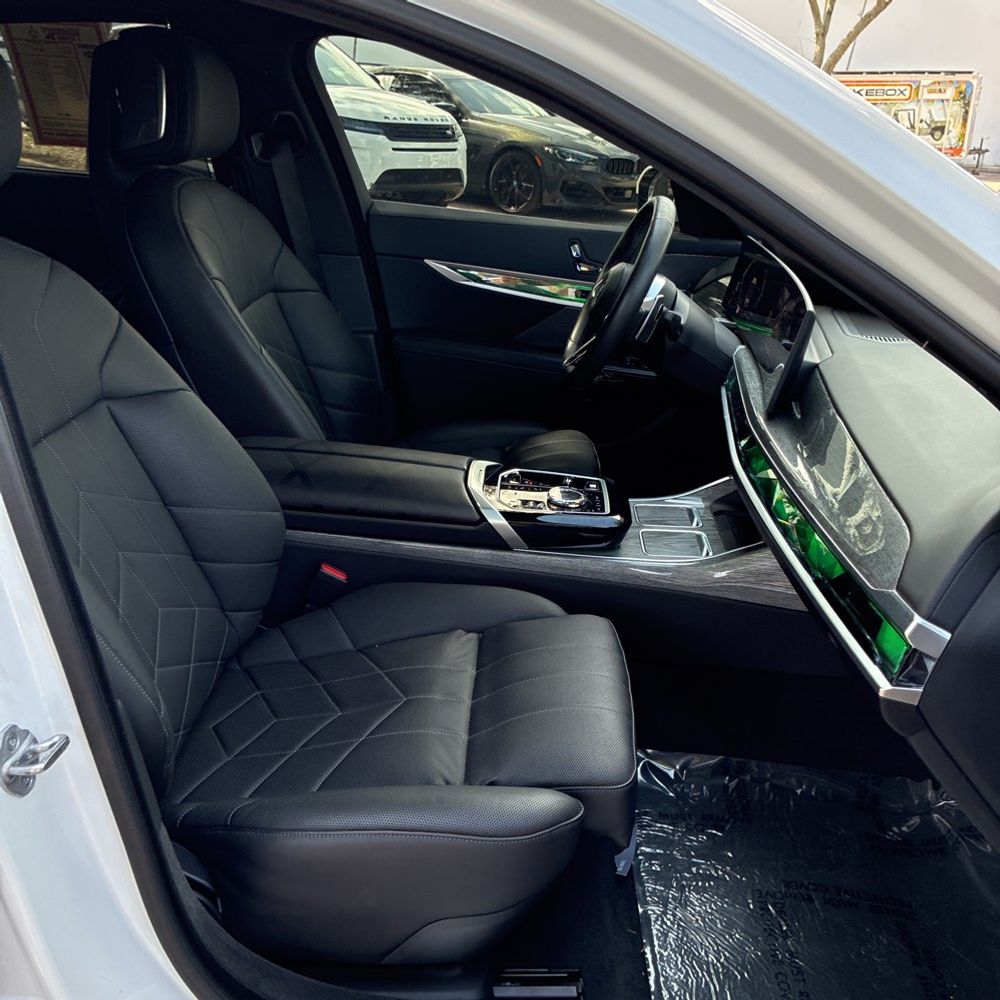 2024 BMW 7 Series 740i
