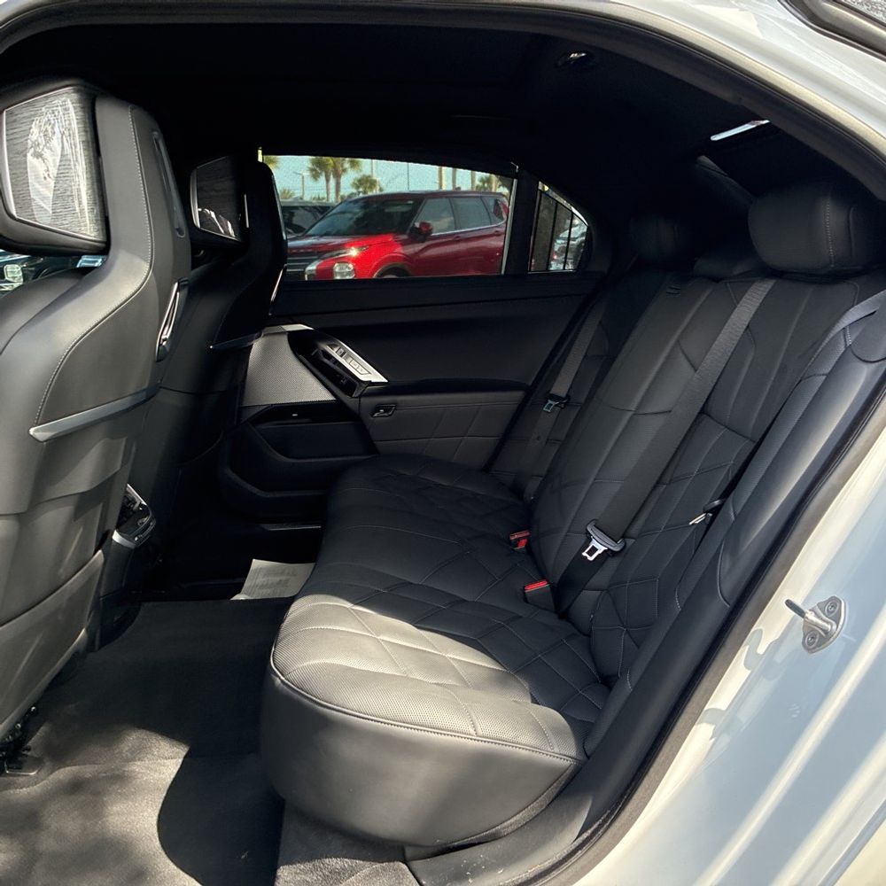 2024 BMW 7 Series 740i