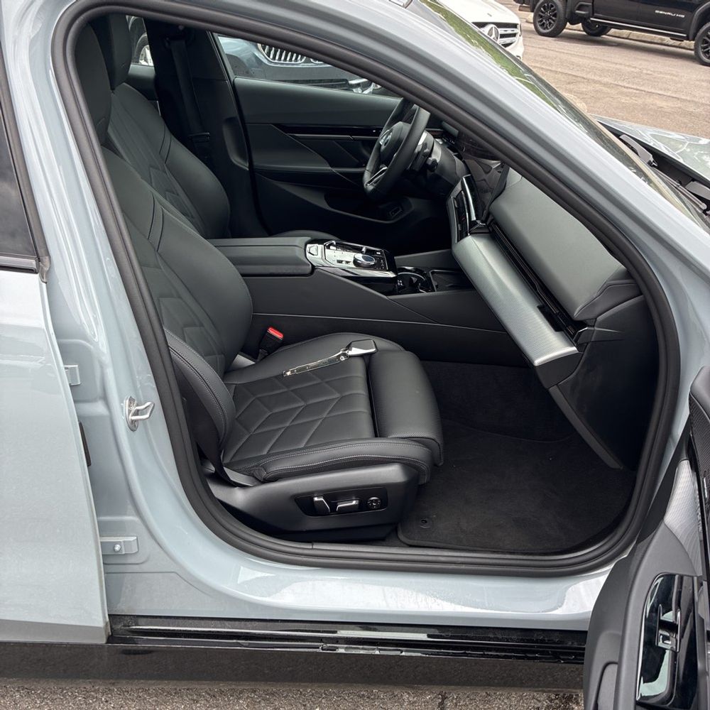 2026 BMW 530i xDrive
