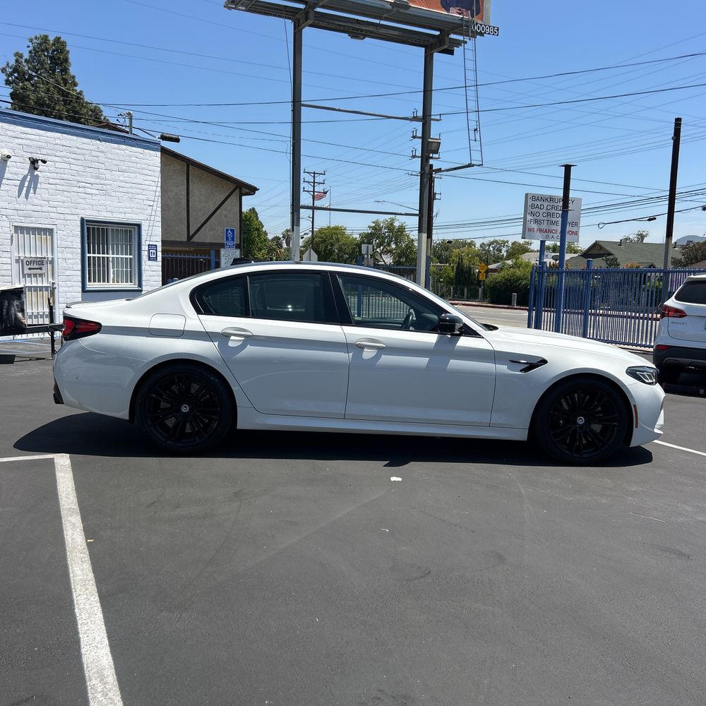 2023 BMW M5