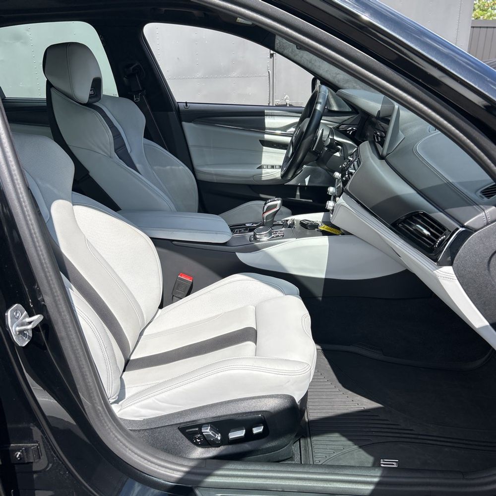 2023 BMW M5