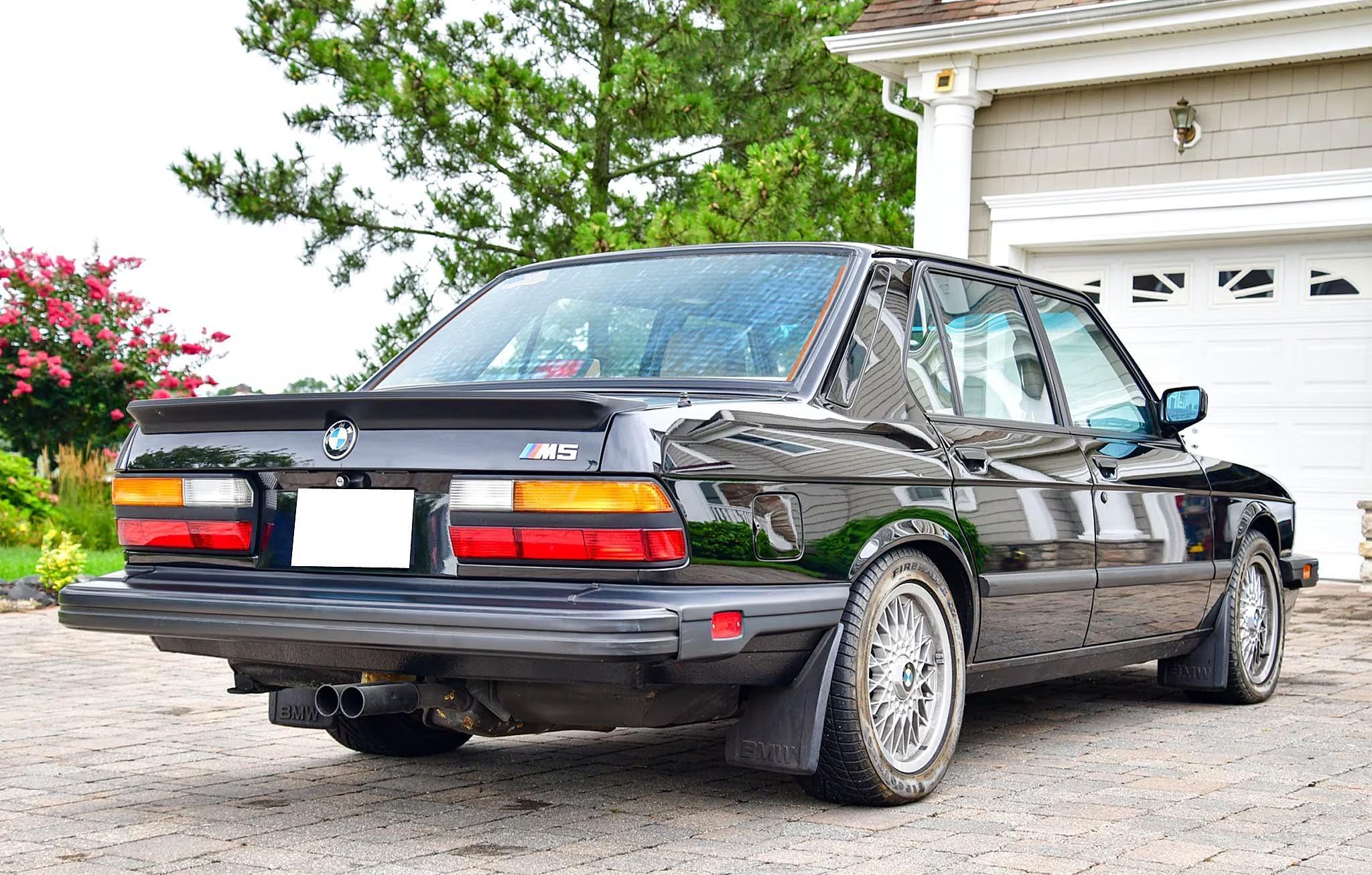 1988 BMW M5