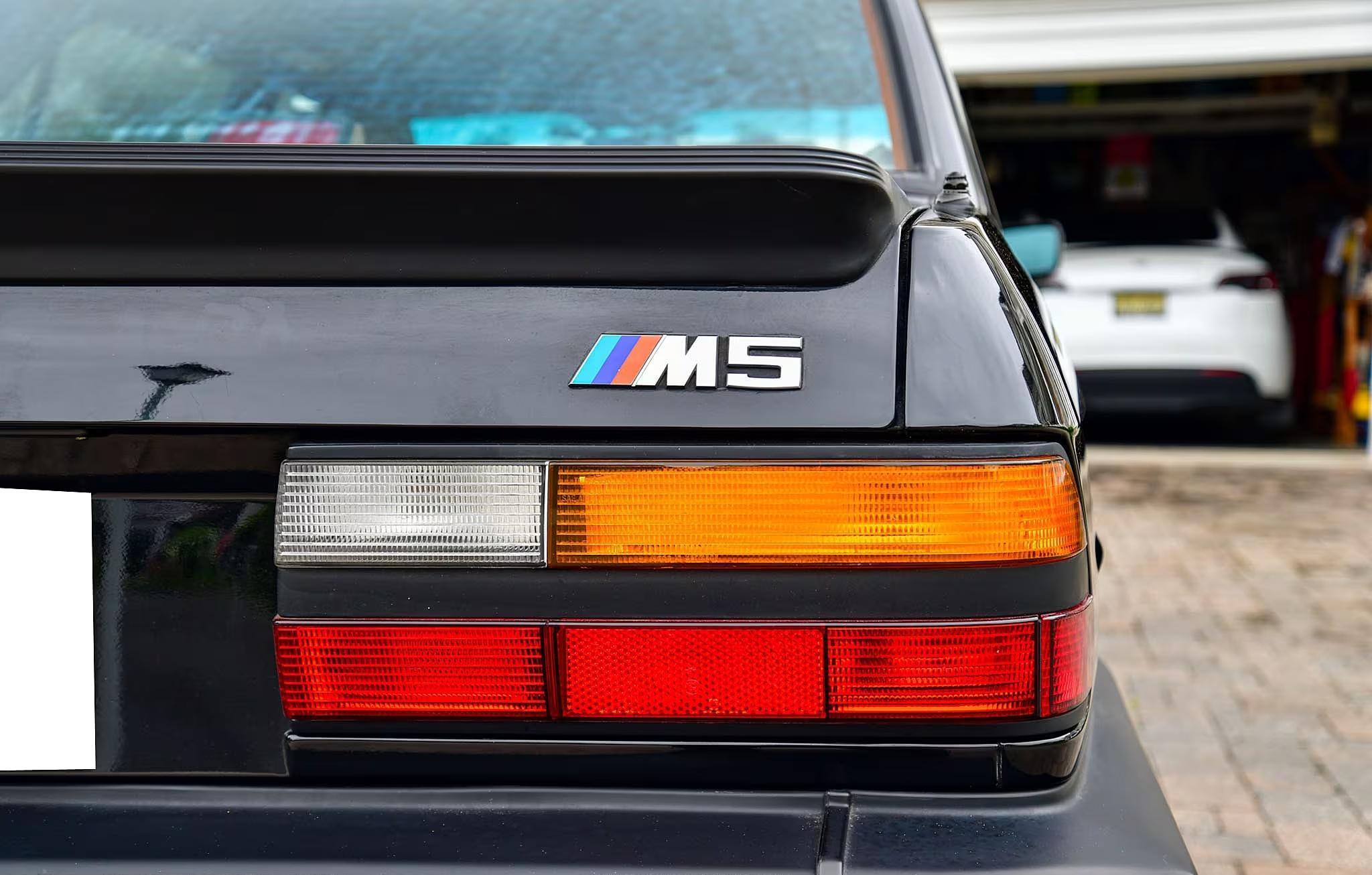 1988 BMW M5