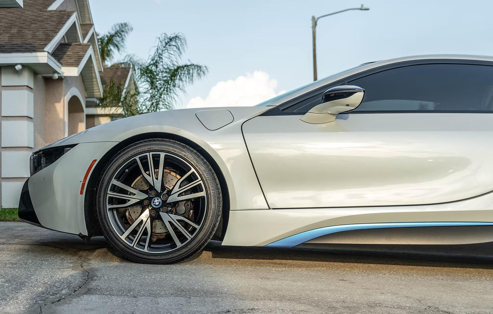 2016 BMW i8
