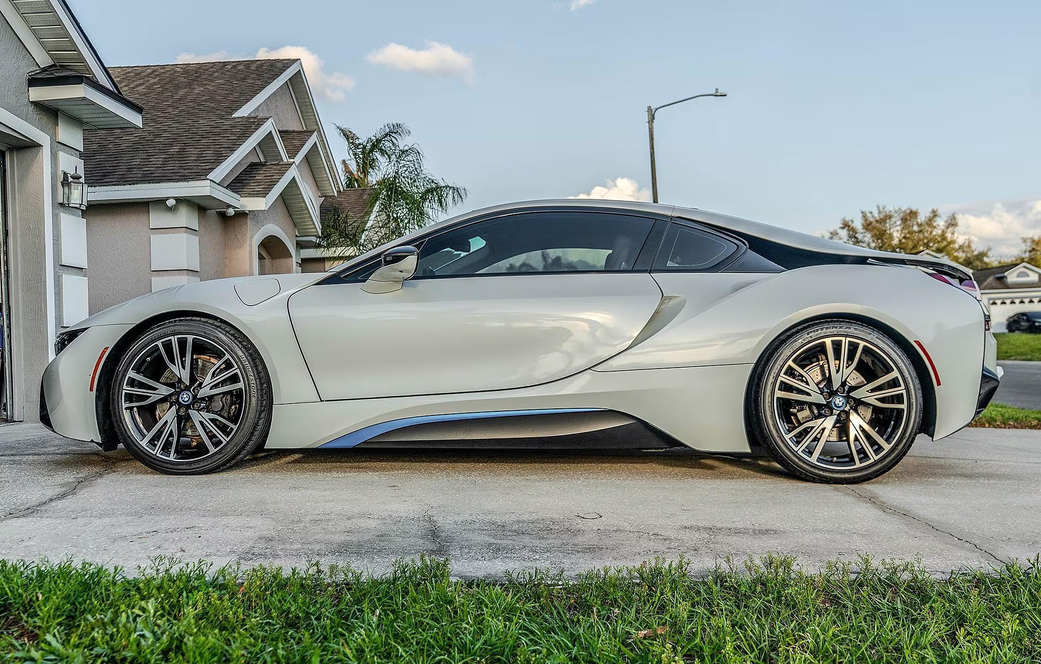 2016 BMW i8