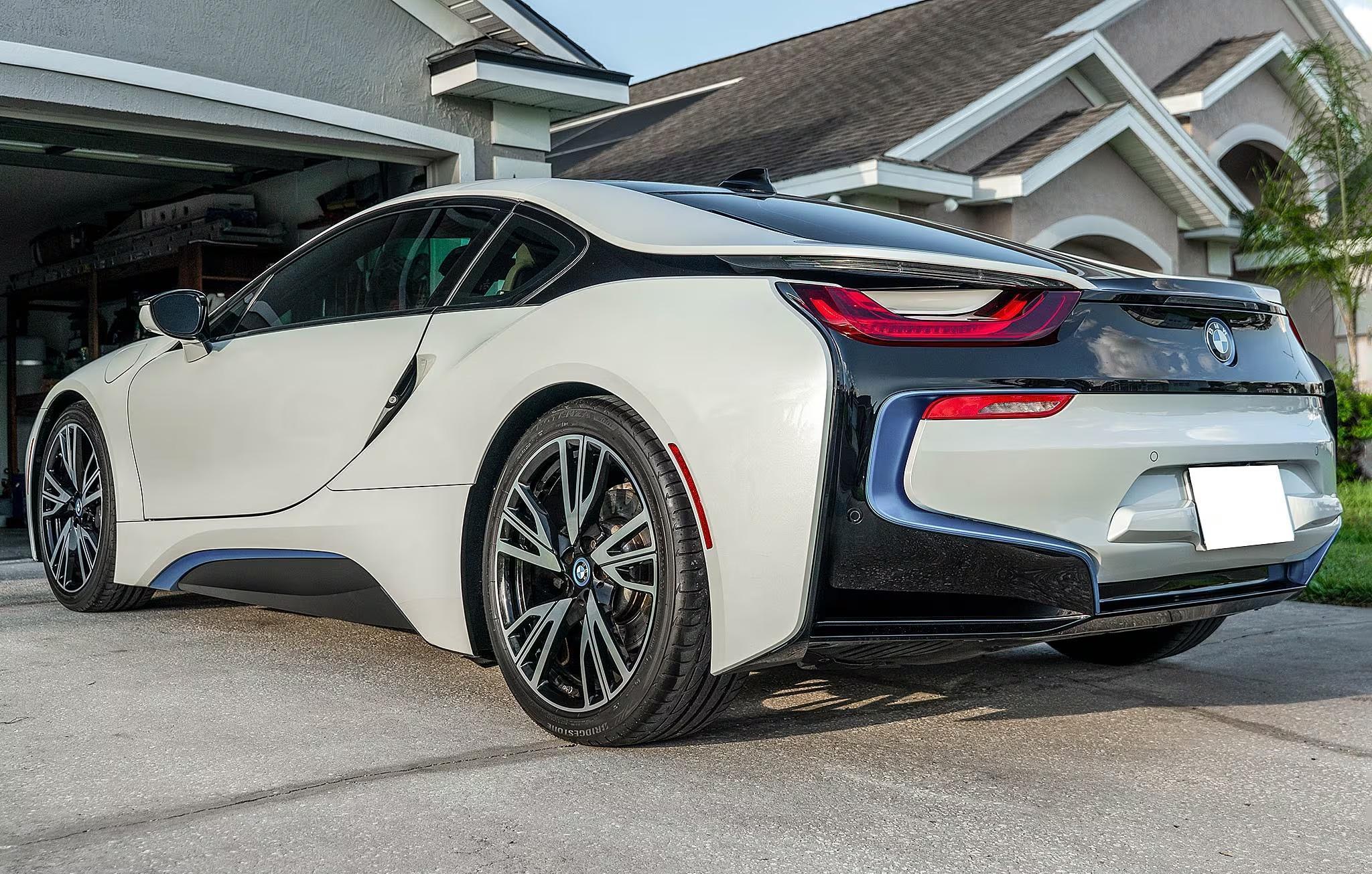 2016 BMW i8