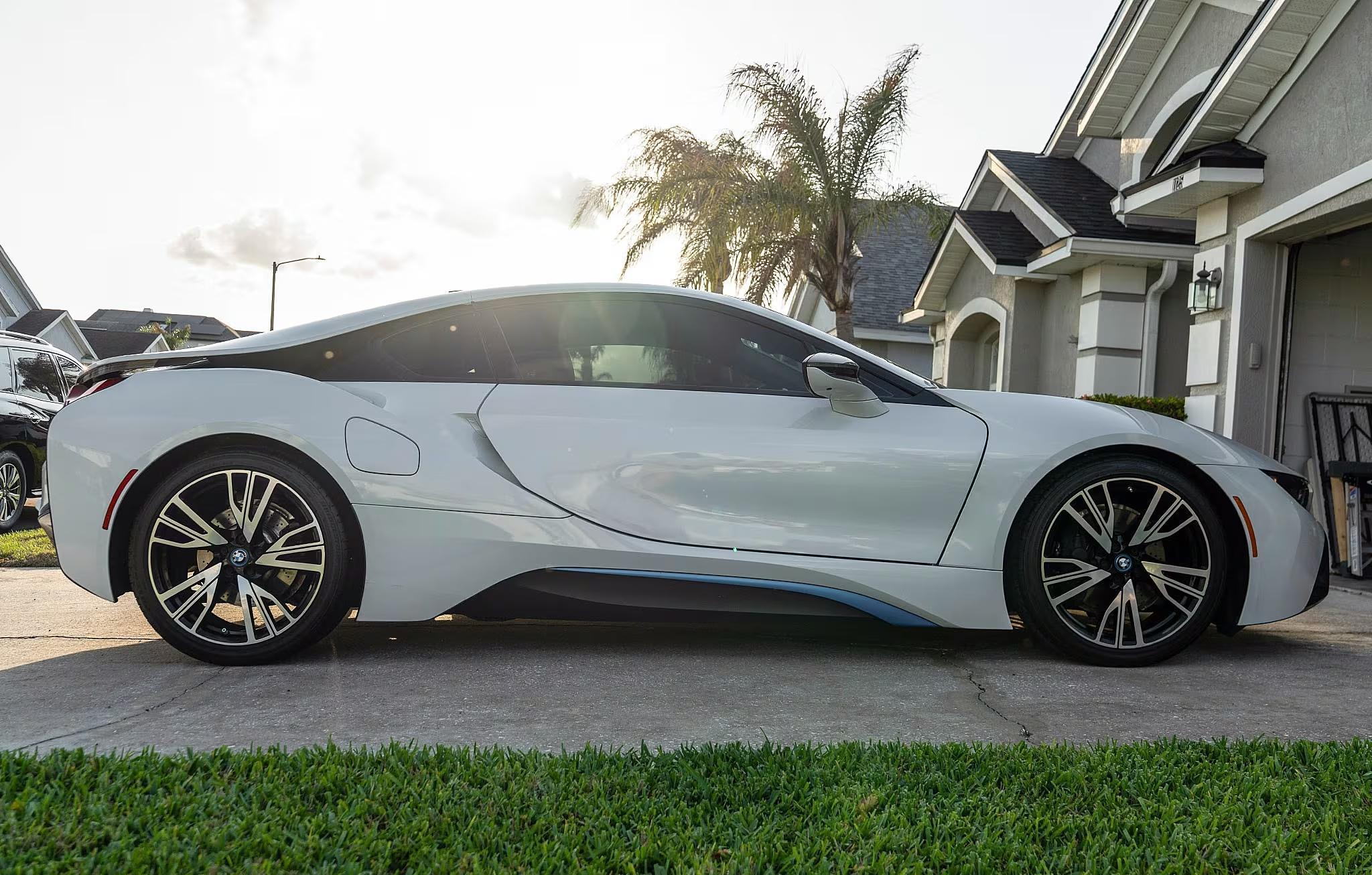 2016 BMW i8