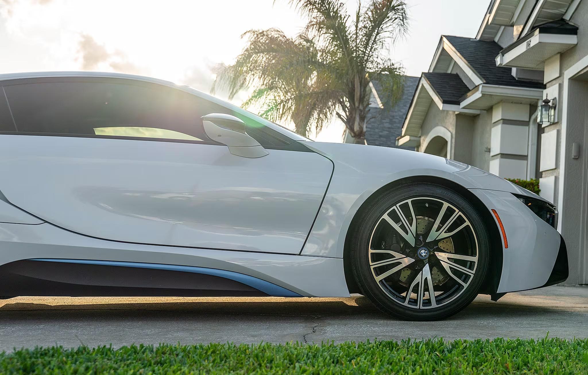 2016 BMW i8