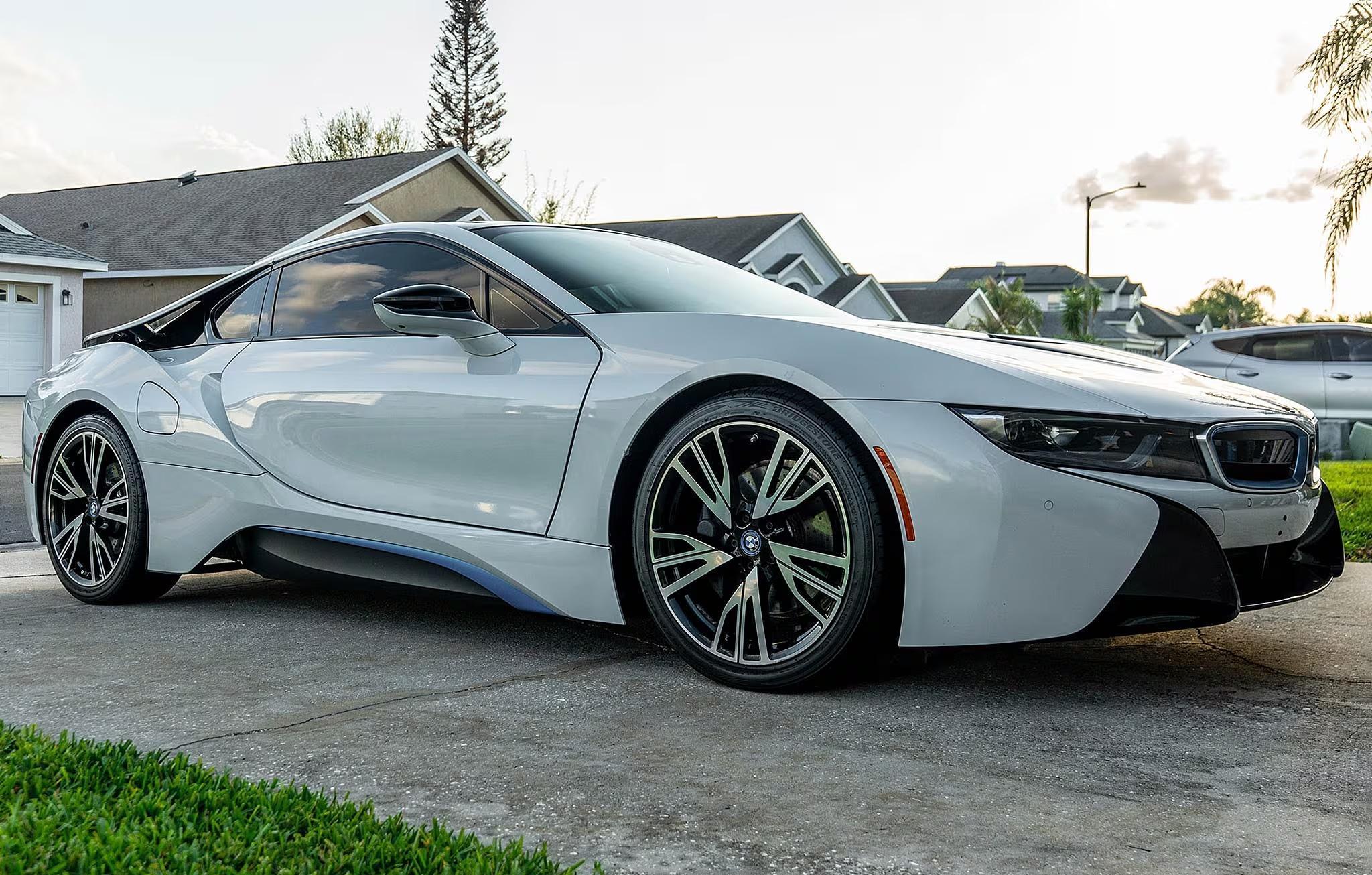 2016 BMW i8