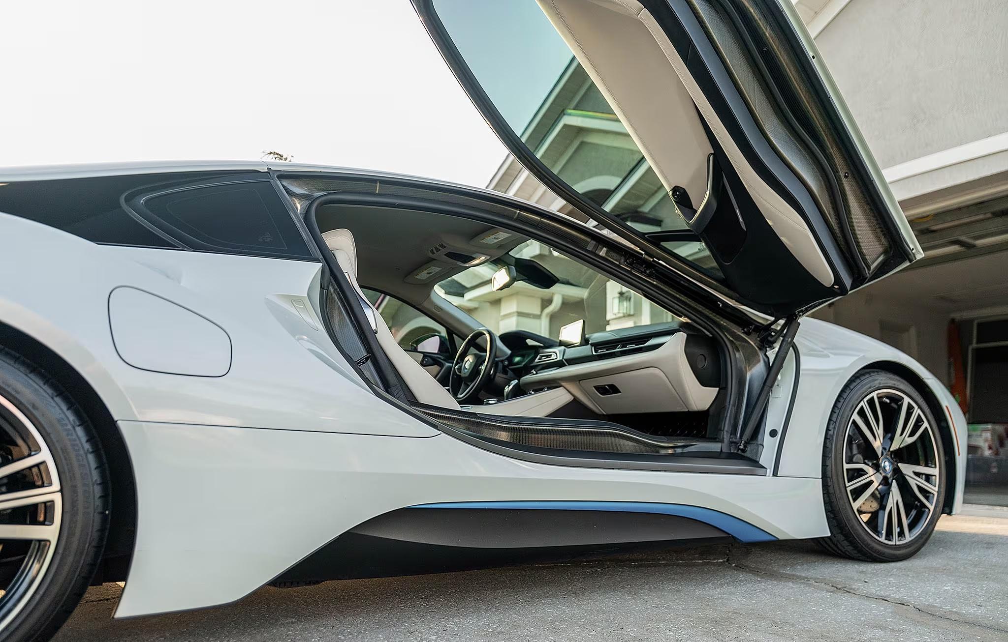 2016 BMW i8