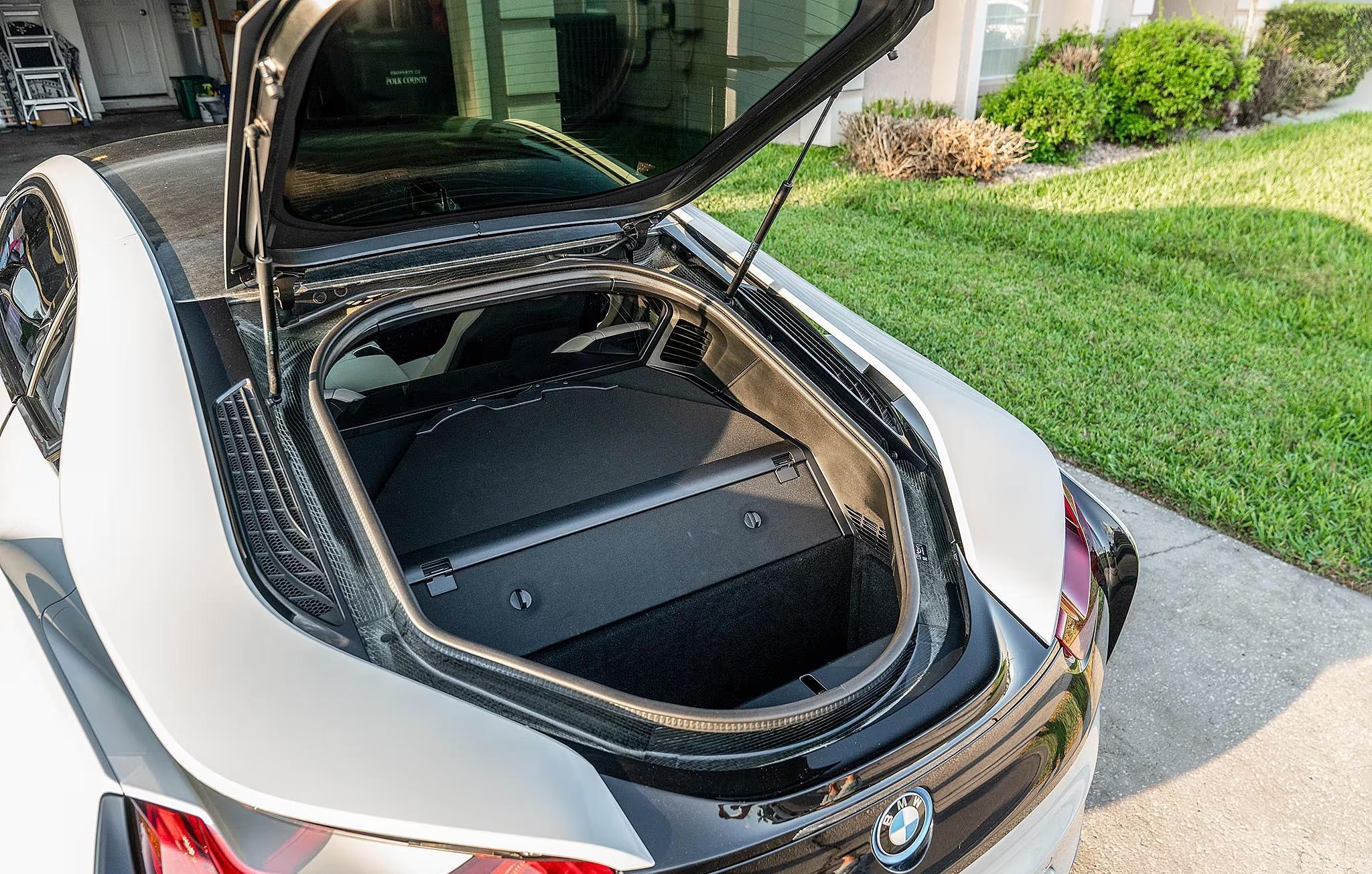 2016 BMW i8
